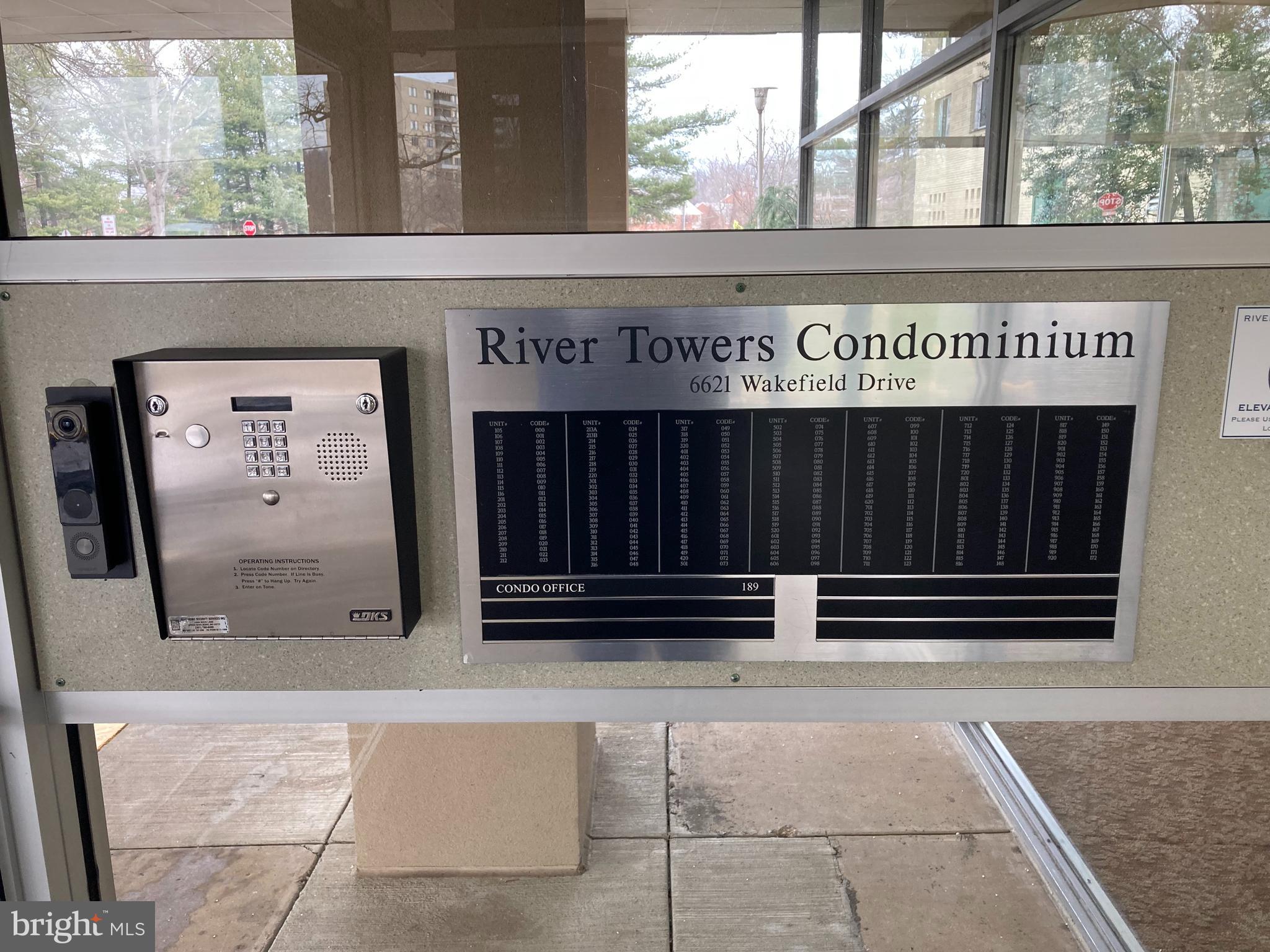 RIVER TOWERS - Residential Lease