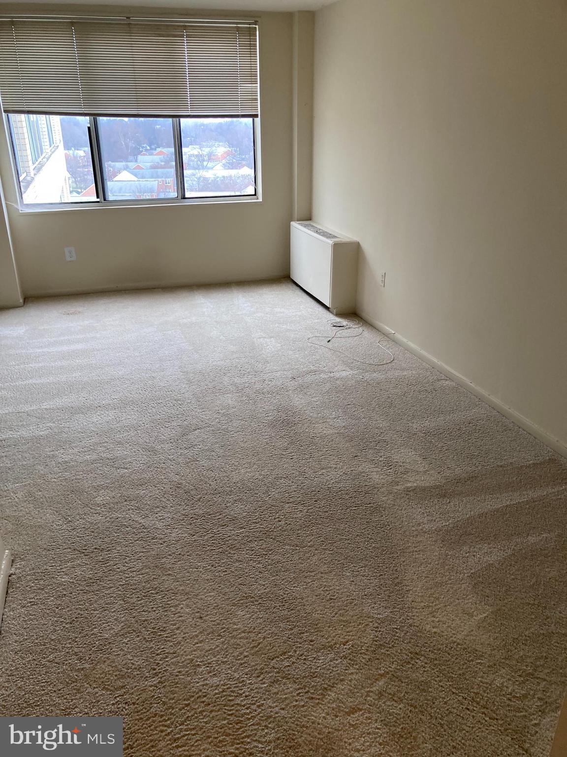 RIVER TOWERS - Residential Lease