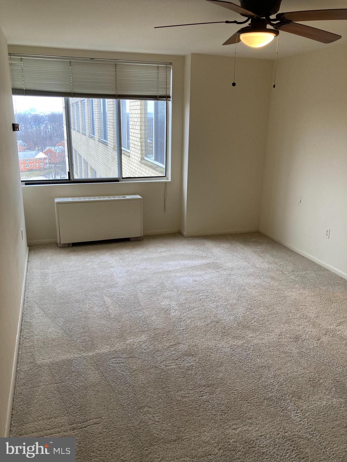 RIVER TOWERS - Residential Lease