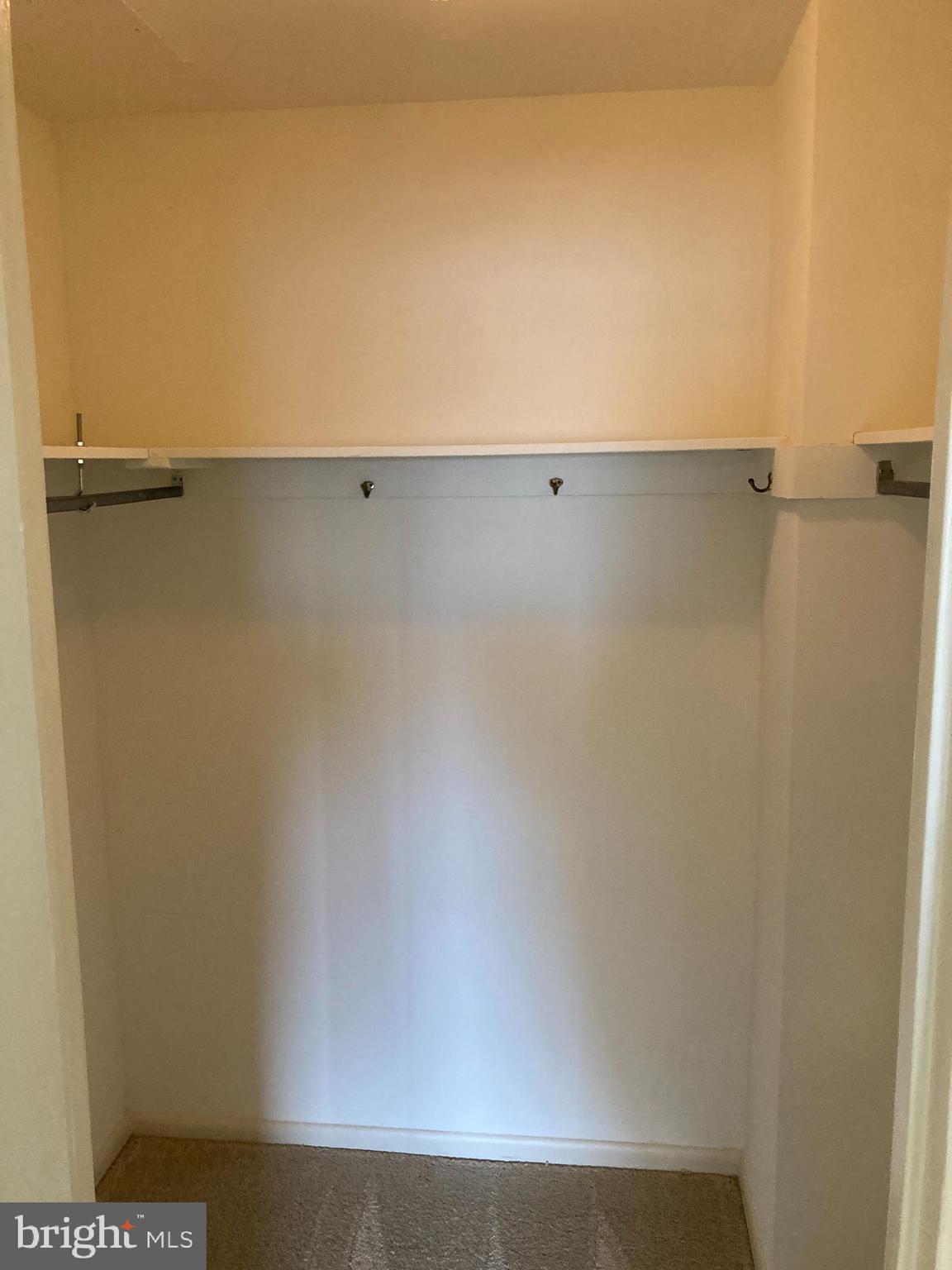 RIVER TOWERS - Residential Lease