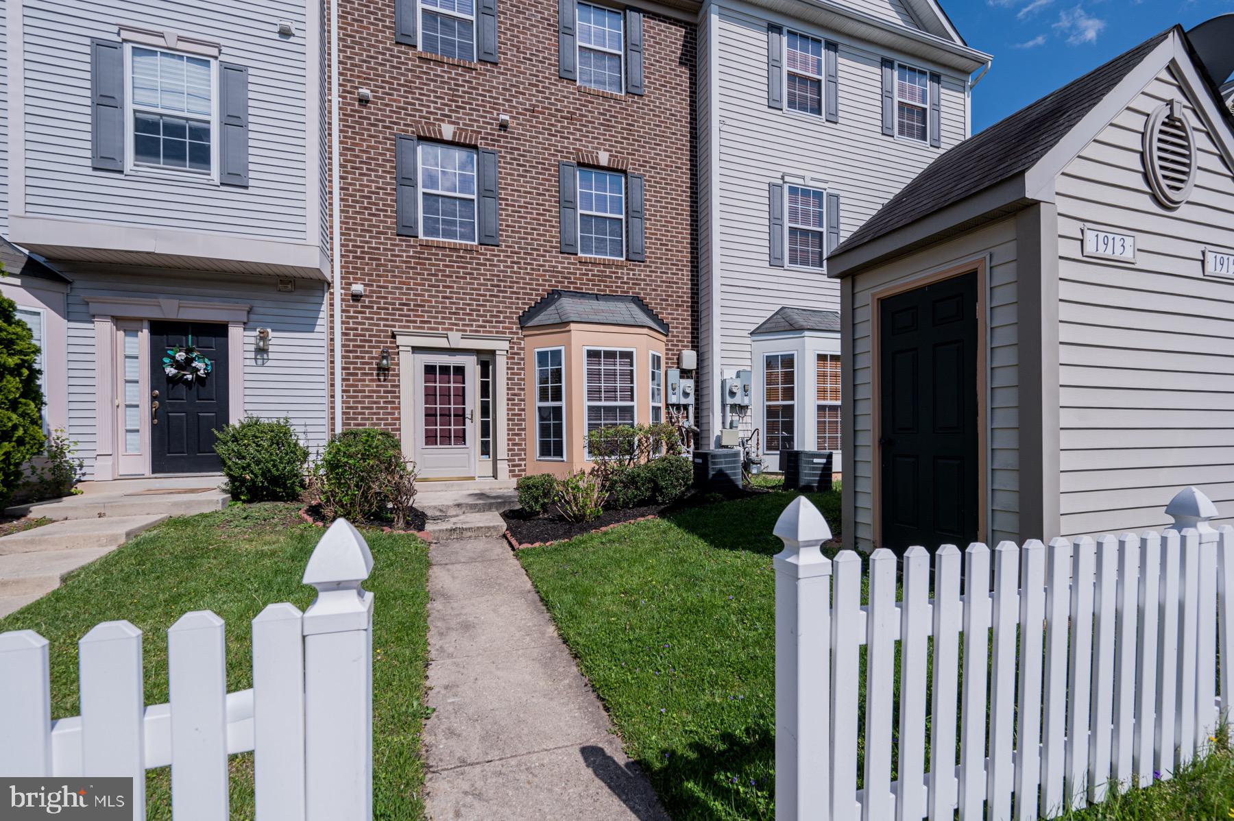 SEVEN OAKS - Residential Lease