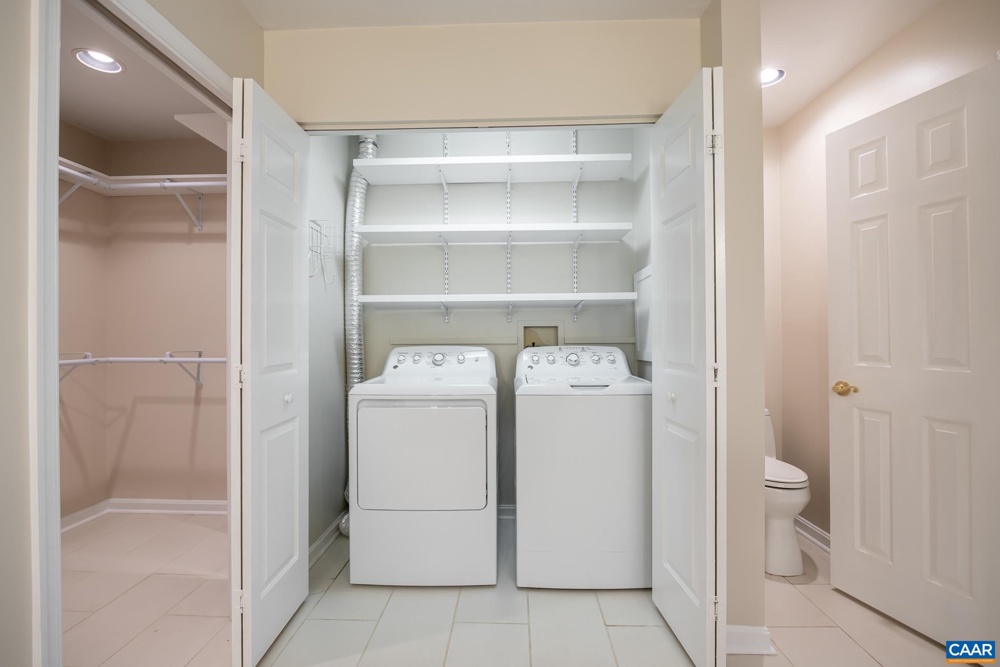 FOREST LAKES - Residential