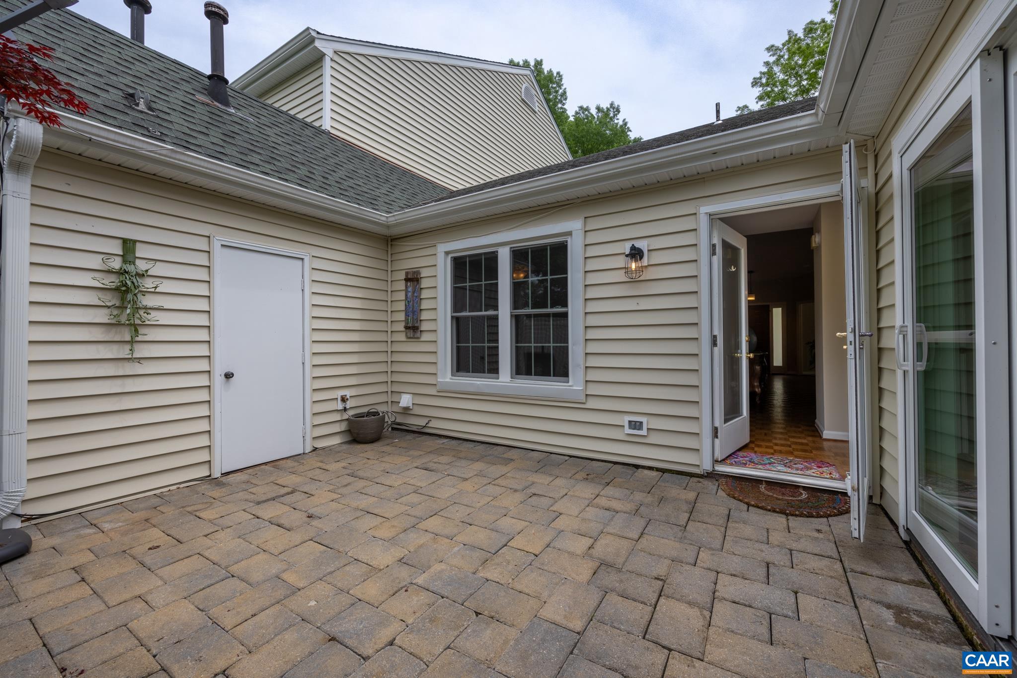 FOREST LAKES - Residential