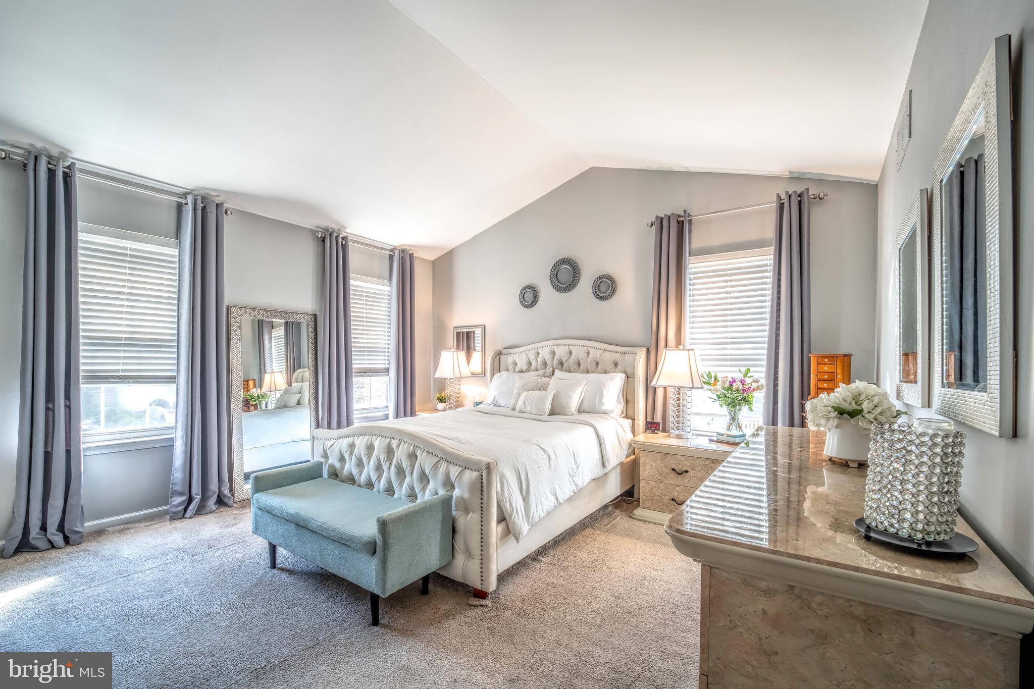 NORTH HILLS - Residential