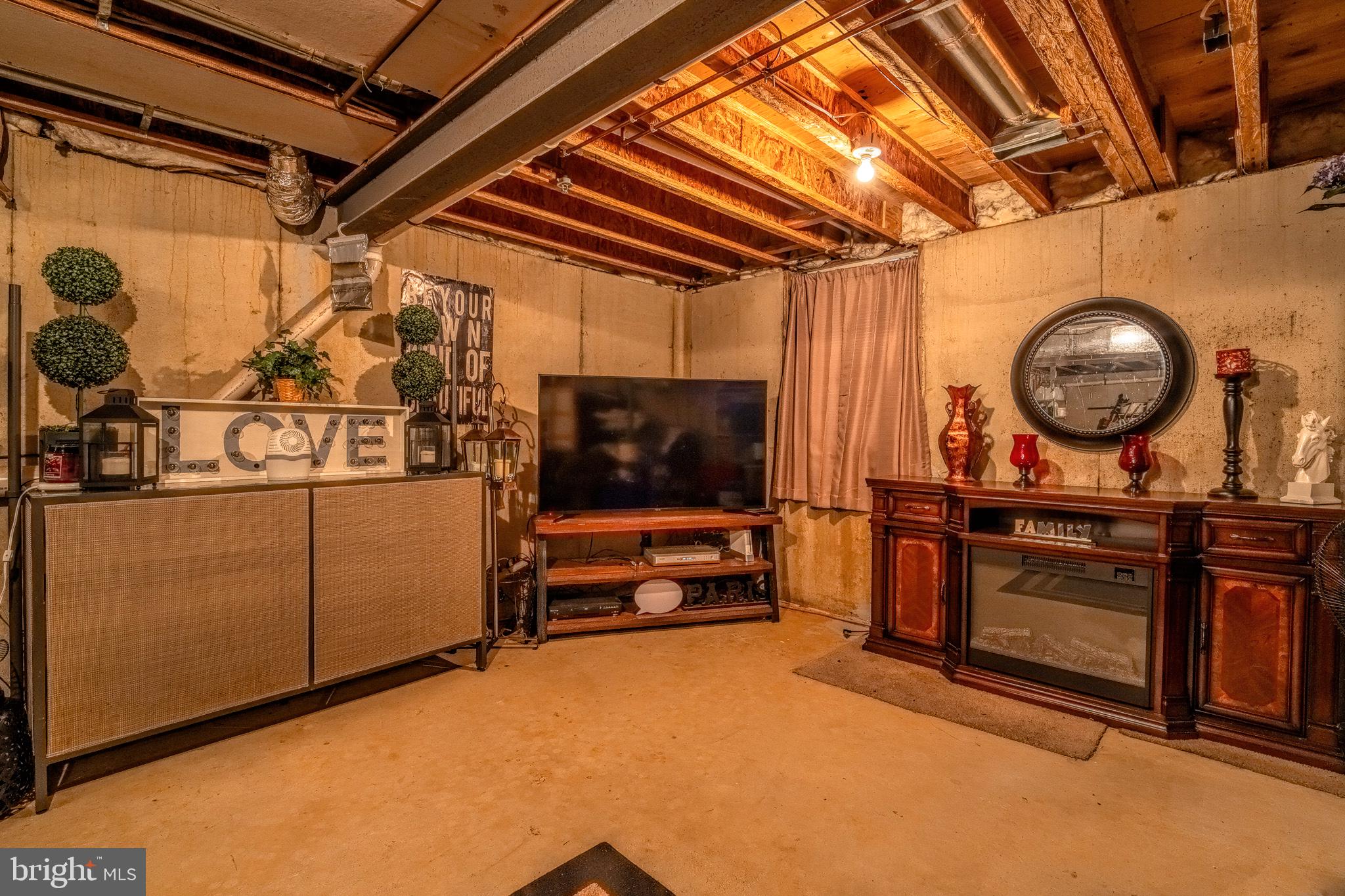 NORTH HILLS - Residential