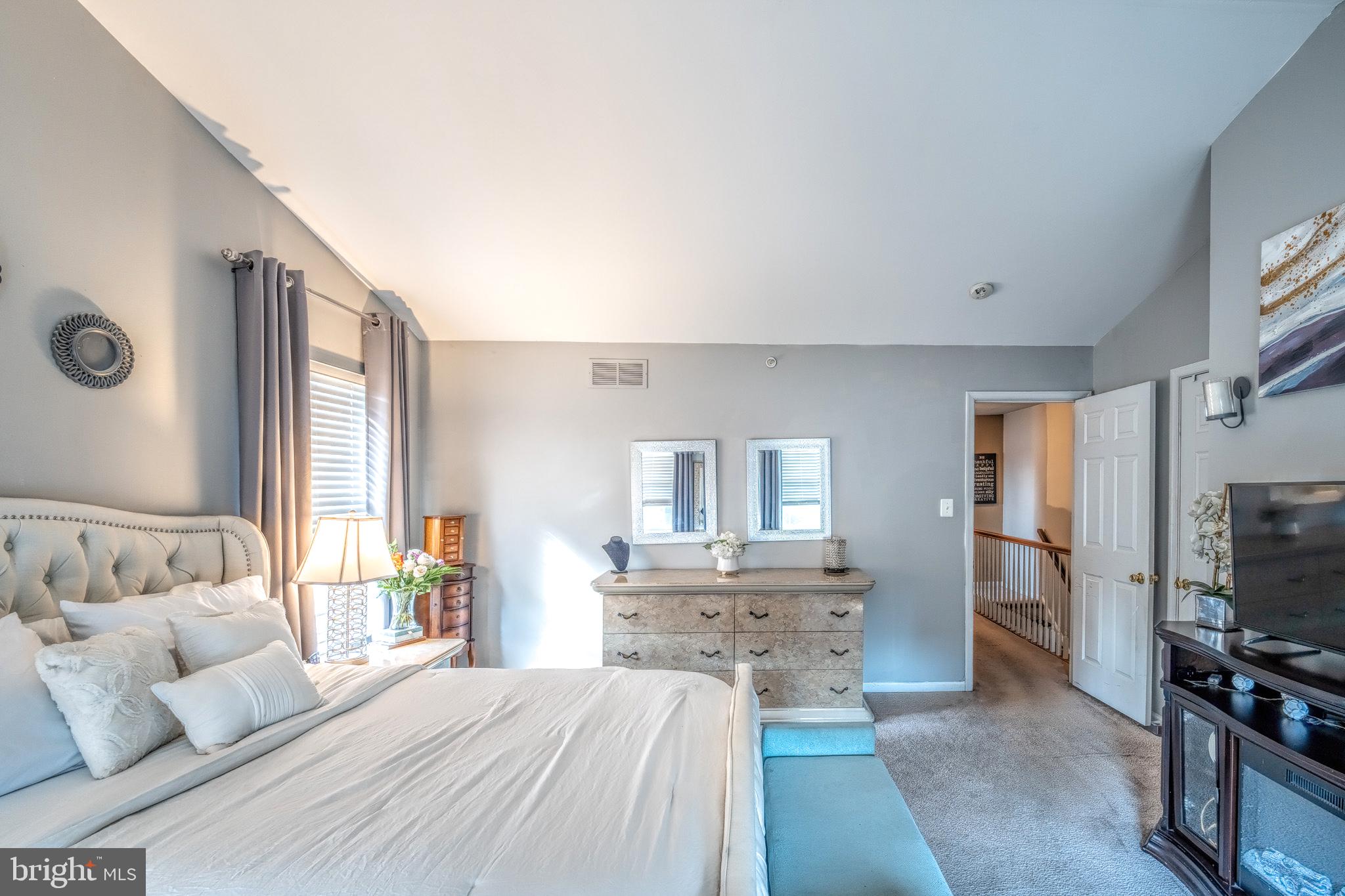 NORTH HILLS - Residential