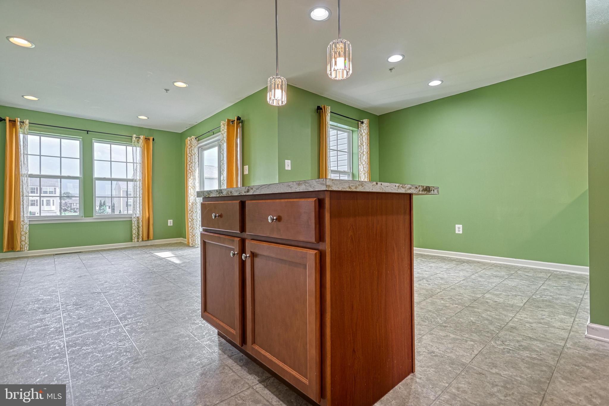 MOUNTAIN SHADOWS - Residential