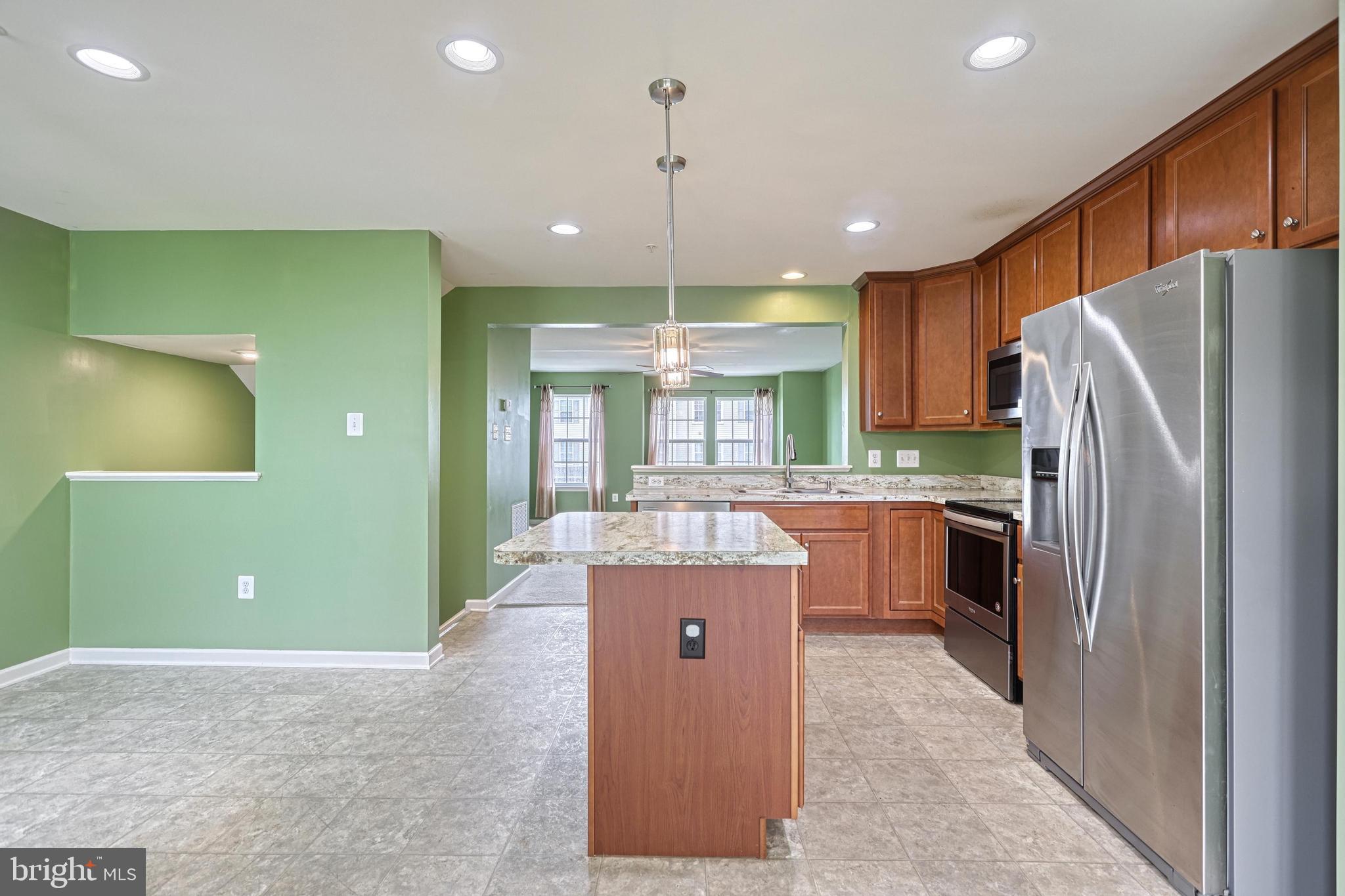 MOUNTAIN SHADOWS - Residential