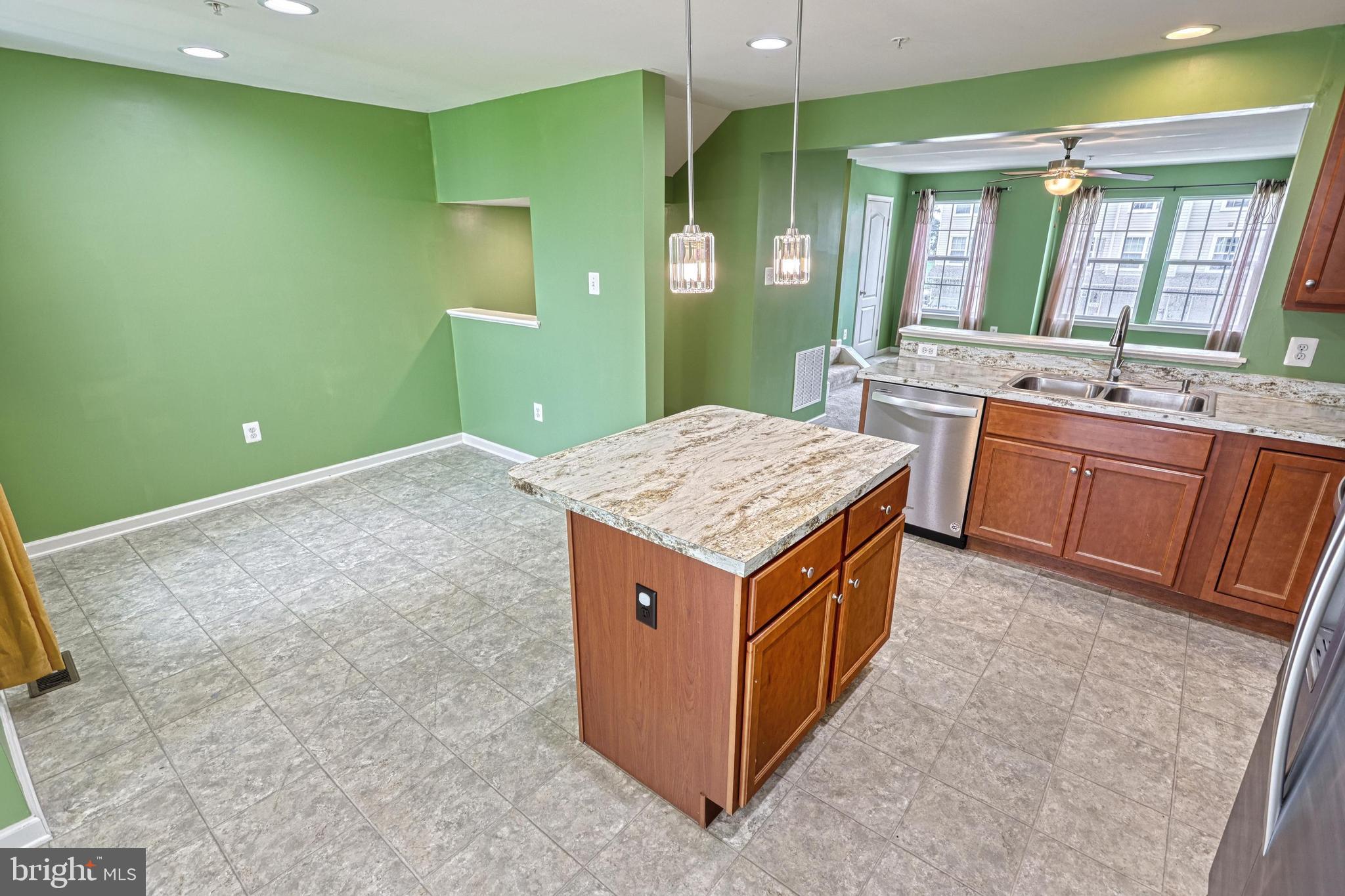 MOUNTAIN SHADOWS - Residential