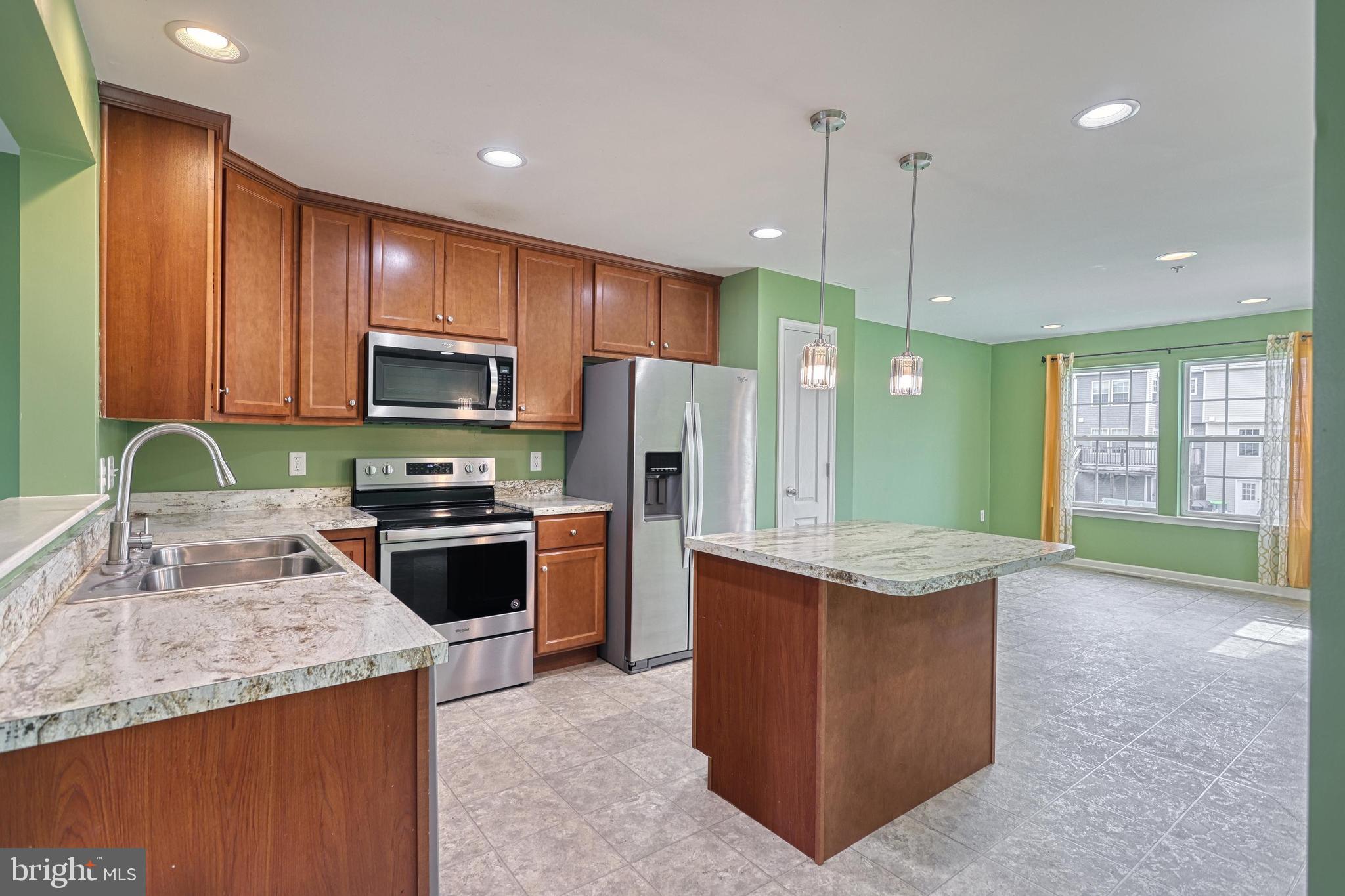 MOUNTAIN SHADOWS - Residential