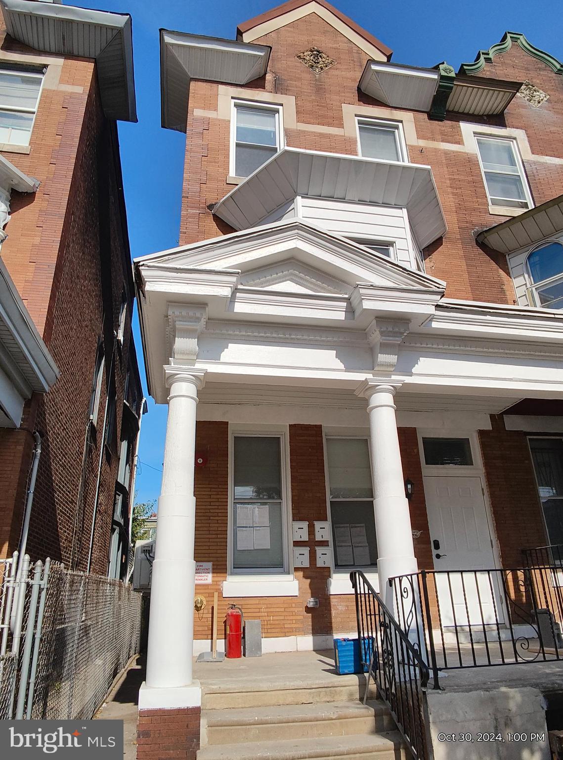 Be the first to live in this newly renovated 3-bedroom, 2-bath apartment located in the heart of North Philadelphia. Unit 1 offers a perfect blend of style, comfort, and convenience—ideal for students, professionals, or small families.
Enjoy sleek quartz countertops, in-unit laundry, and central air throughout. The open-concept kitchen and living area are designed for modern living, while the intercom system ensures secure and convenient entry for you and your guests.
Located near major universities, public transportation, and local amenities, this unit offers both comfort and accessibility.
Key Features:
3 spacious bedrooms
2 full modern bathrooms
Quartz countertops & stainless steel appliances
In-unit washer & dryer
Central air conditioning
Secure entry with intercom system