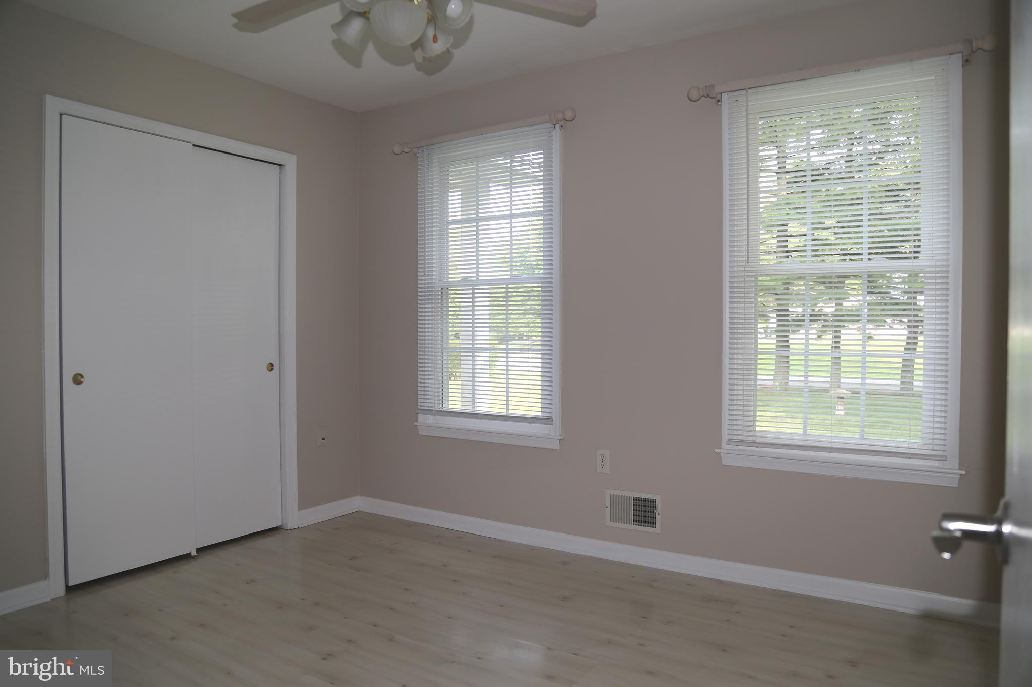 KNOLLAND - Residential