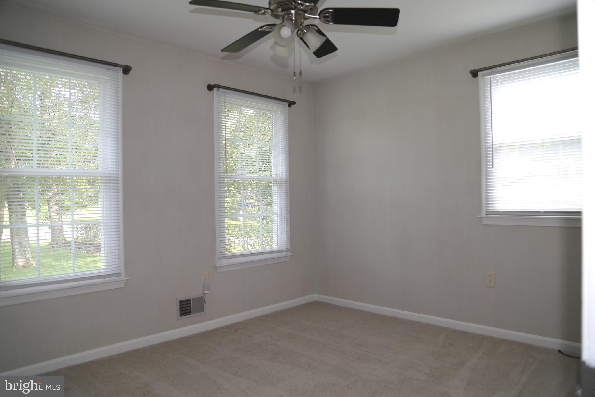 KNOLLAND - Residential