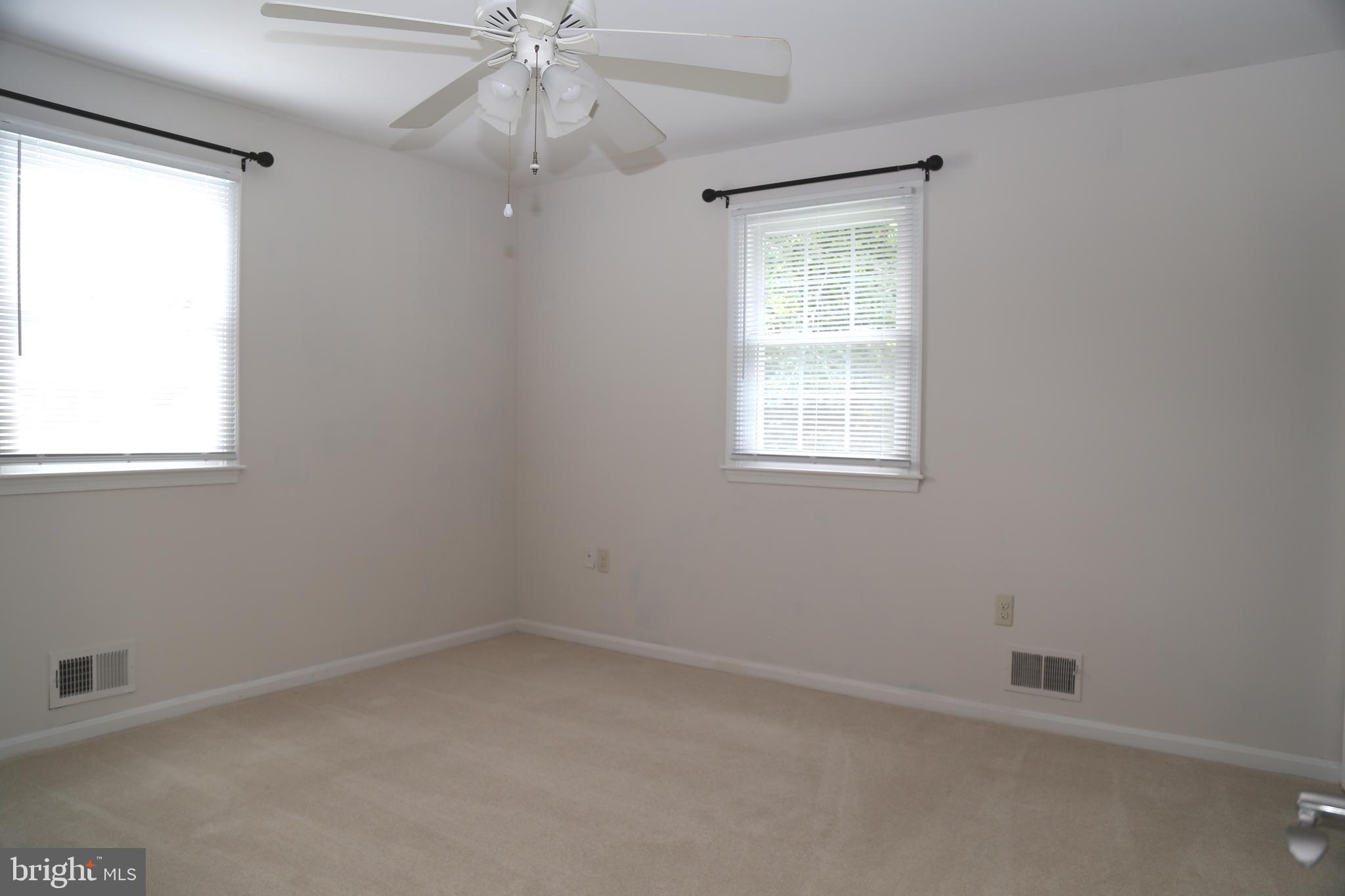 KNOLLAND - Residential