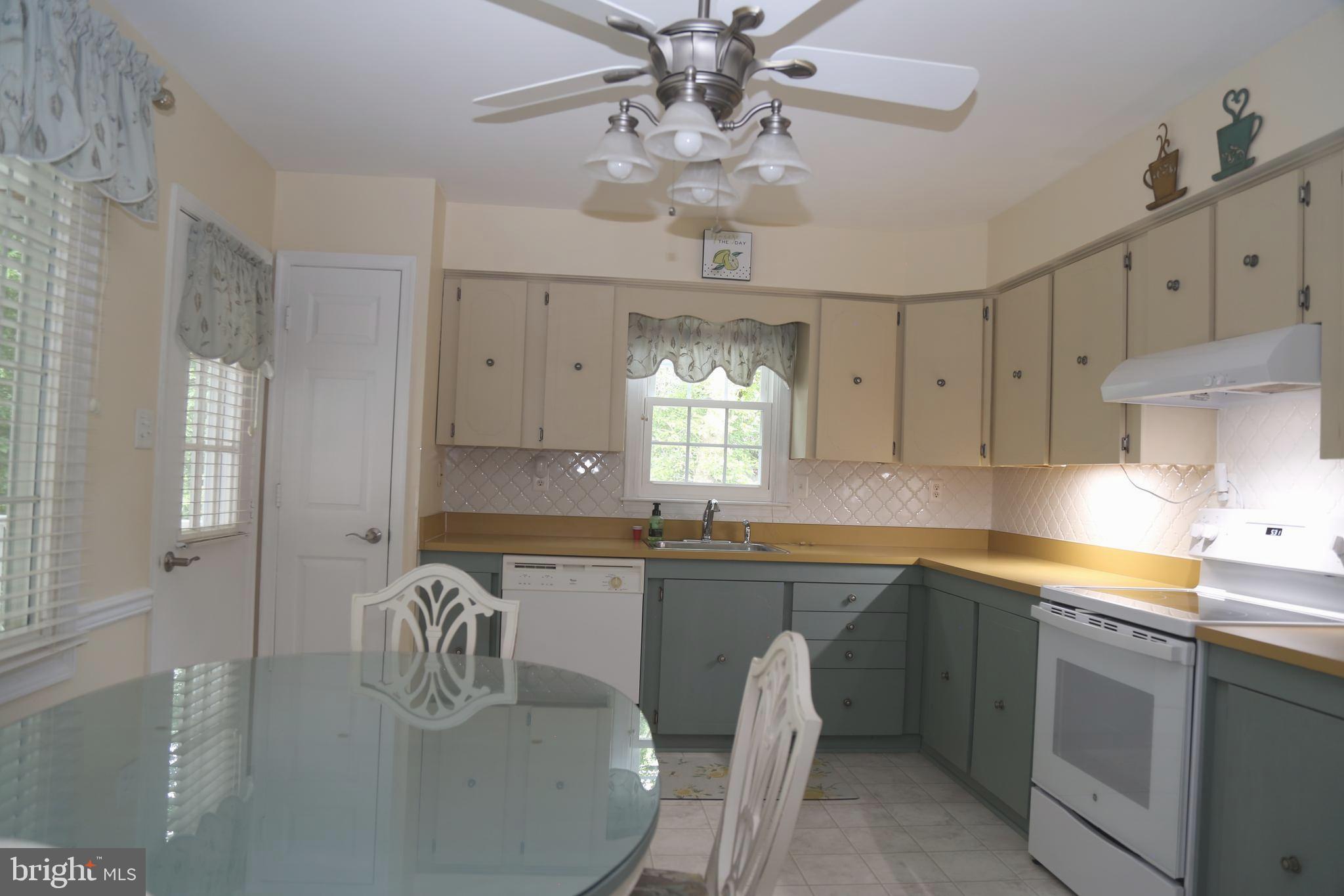 KNOLLAND - Residential