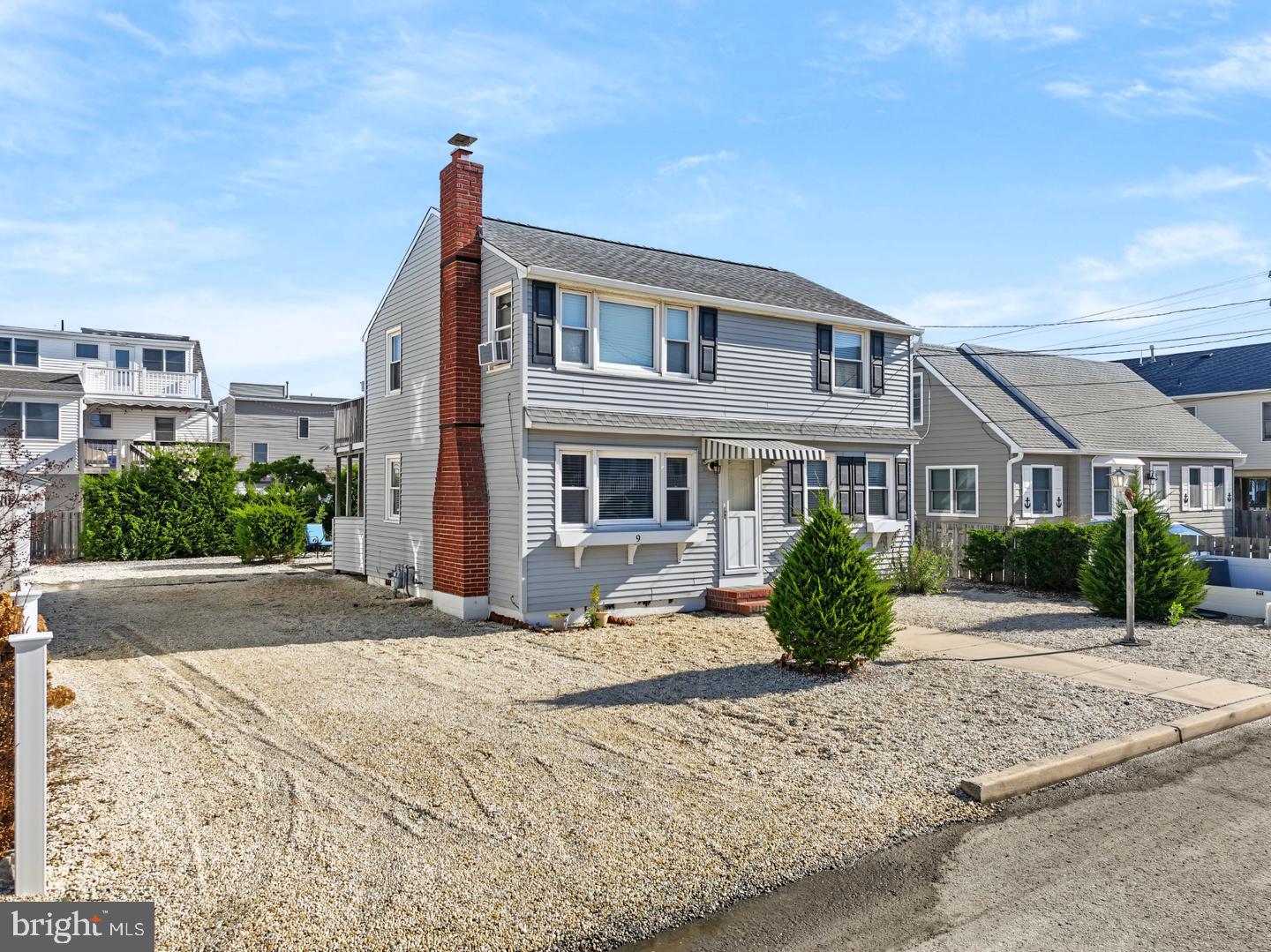 9 W SAILBOAT LANE