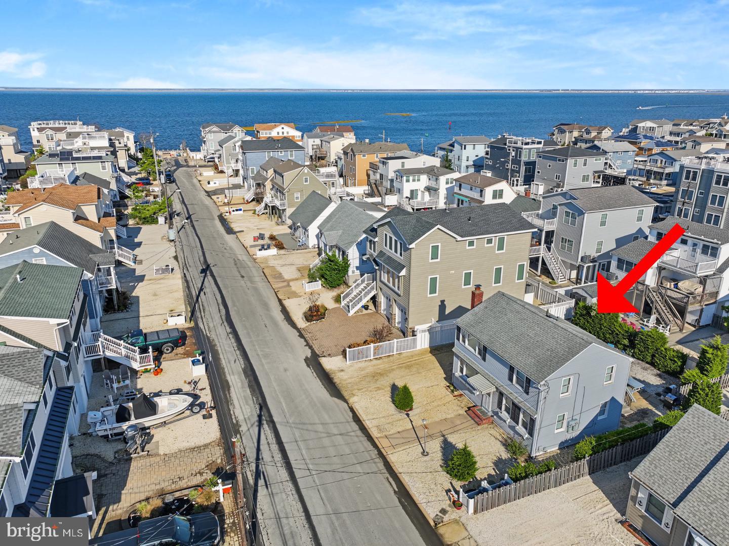 9 W SAILBOAT LANE