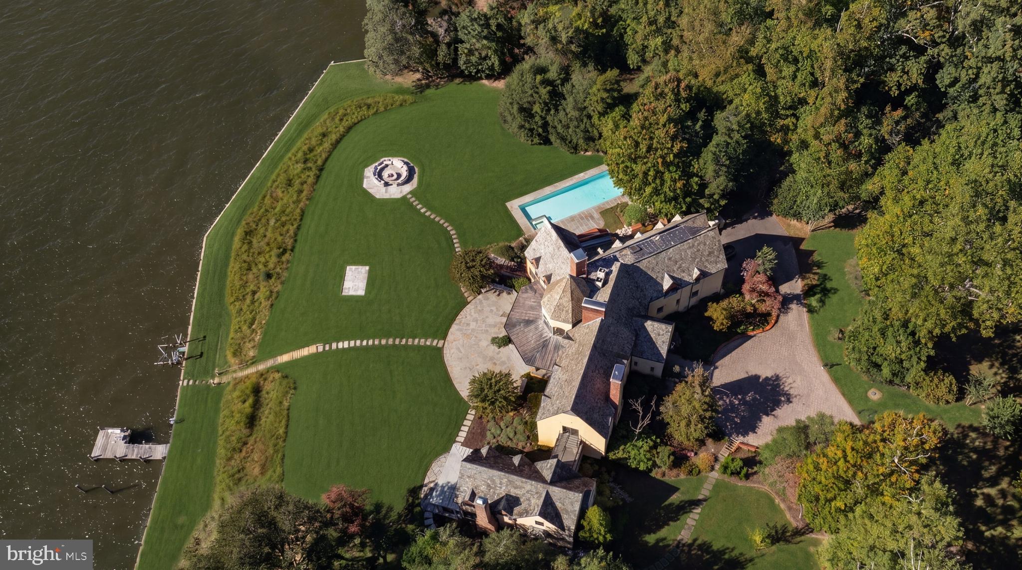 GIBSON ISLAND - Residential