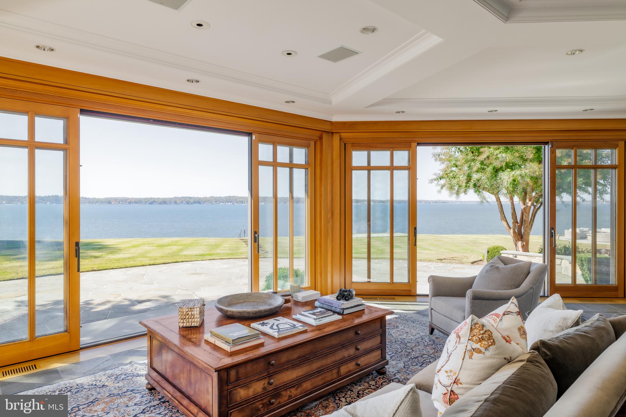 GIBSON ISLAND - Residential