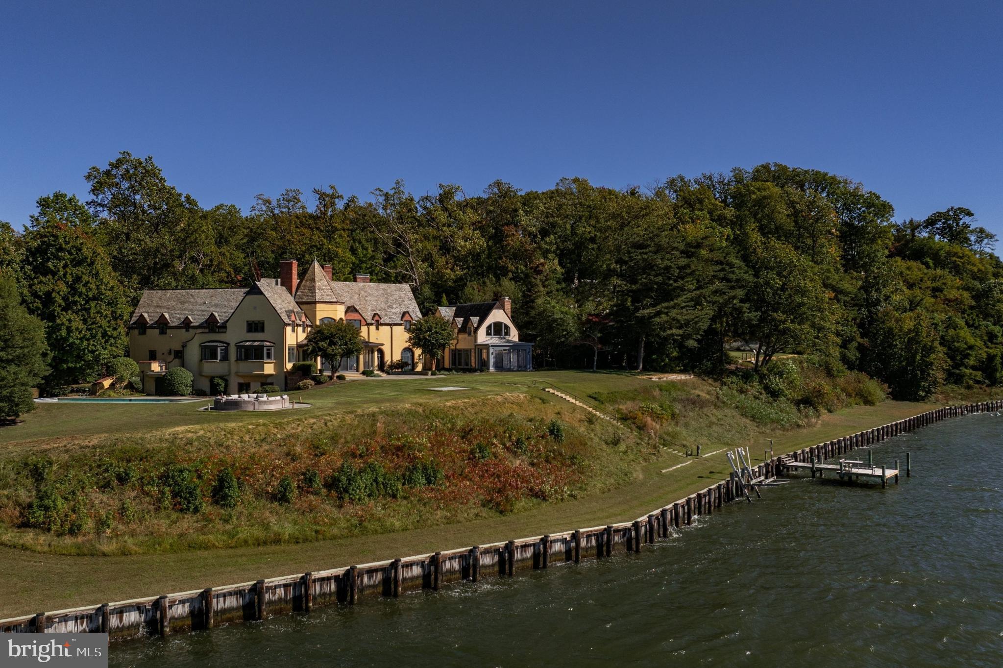 GIBSON ISLAND - Residential