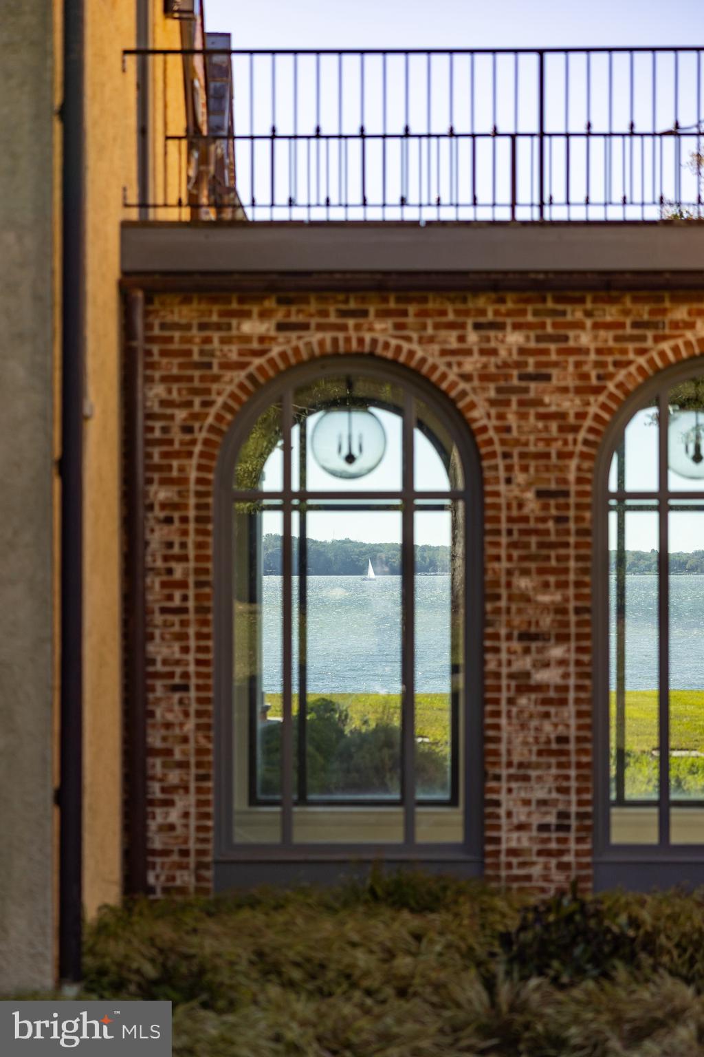 GIBSON ISLAND - Residential