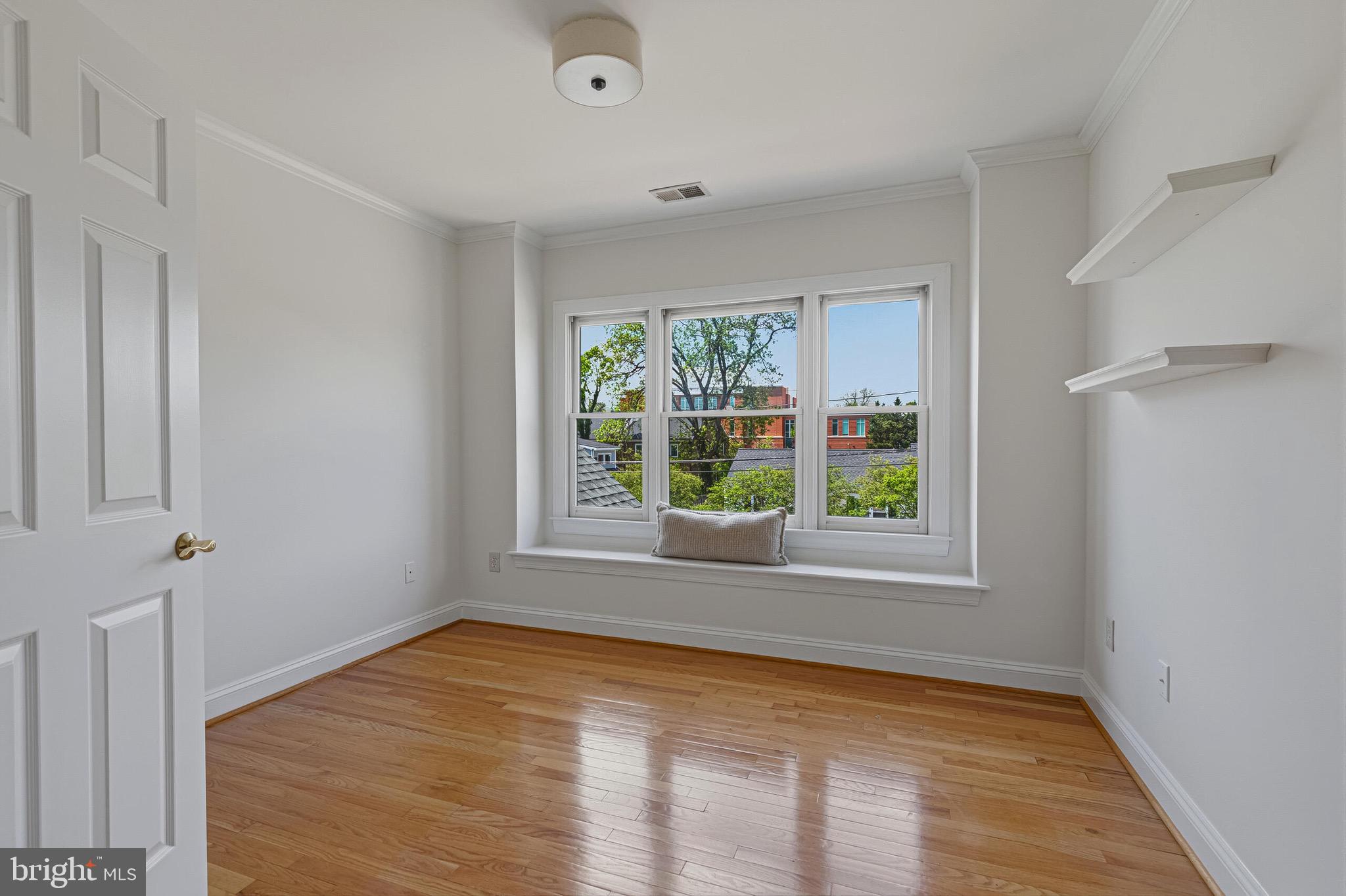 WARREN HILL - Residential