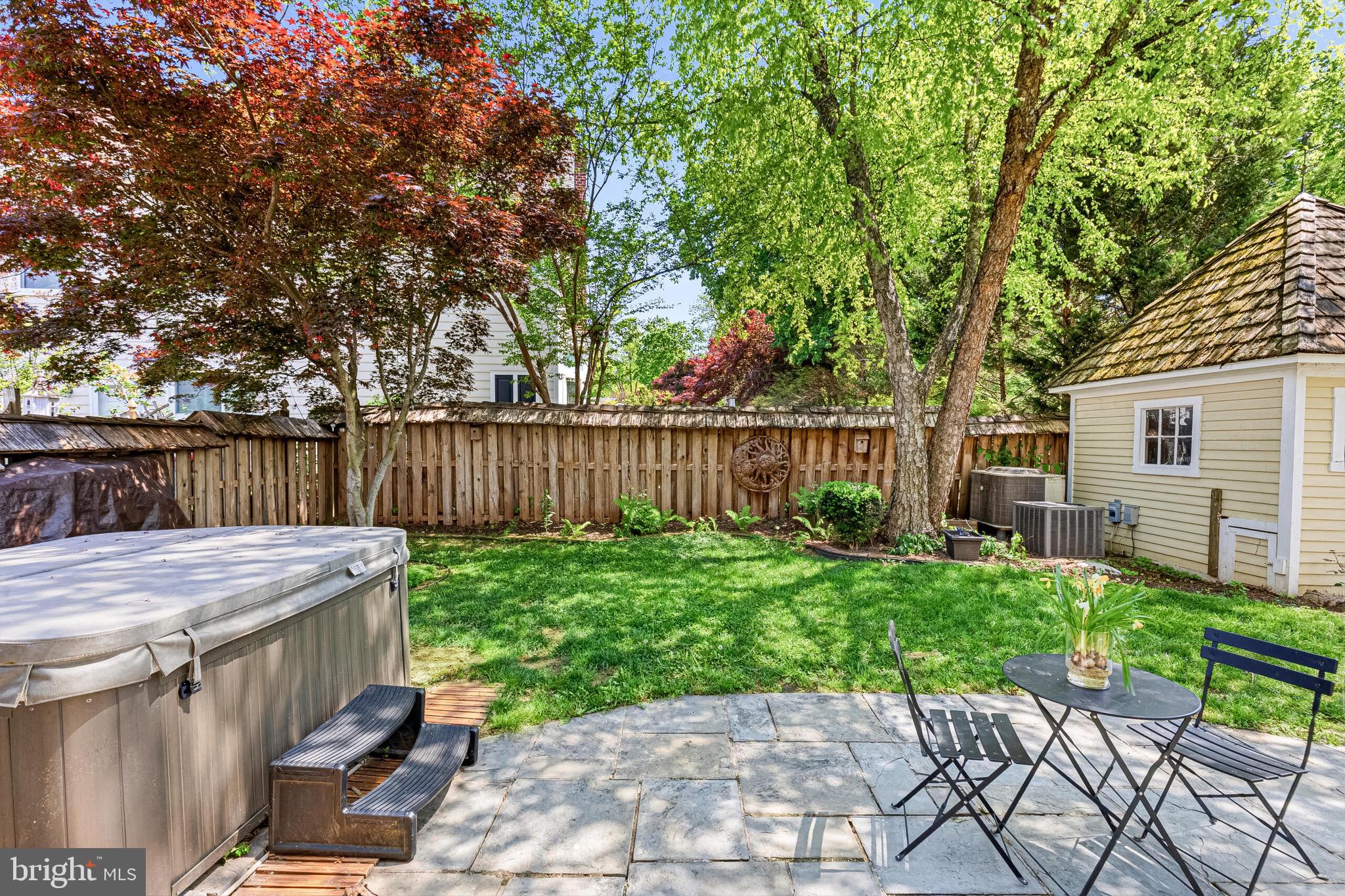 WARREN HILL - Residential