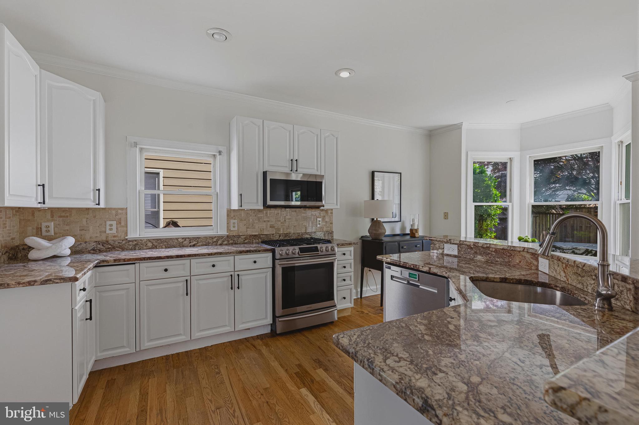 WARREN HILL - Residential