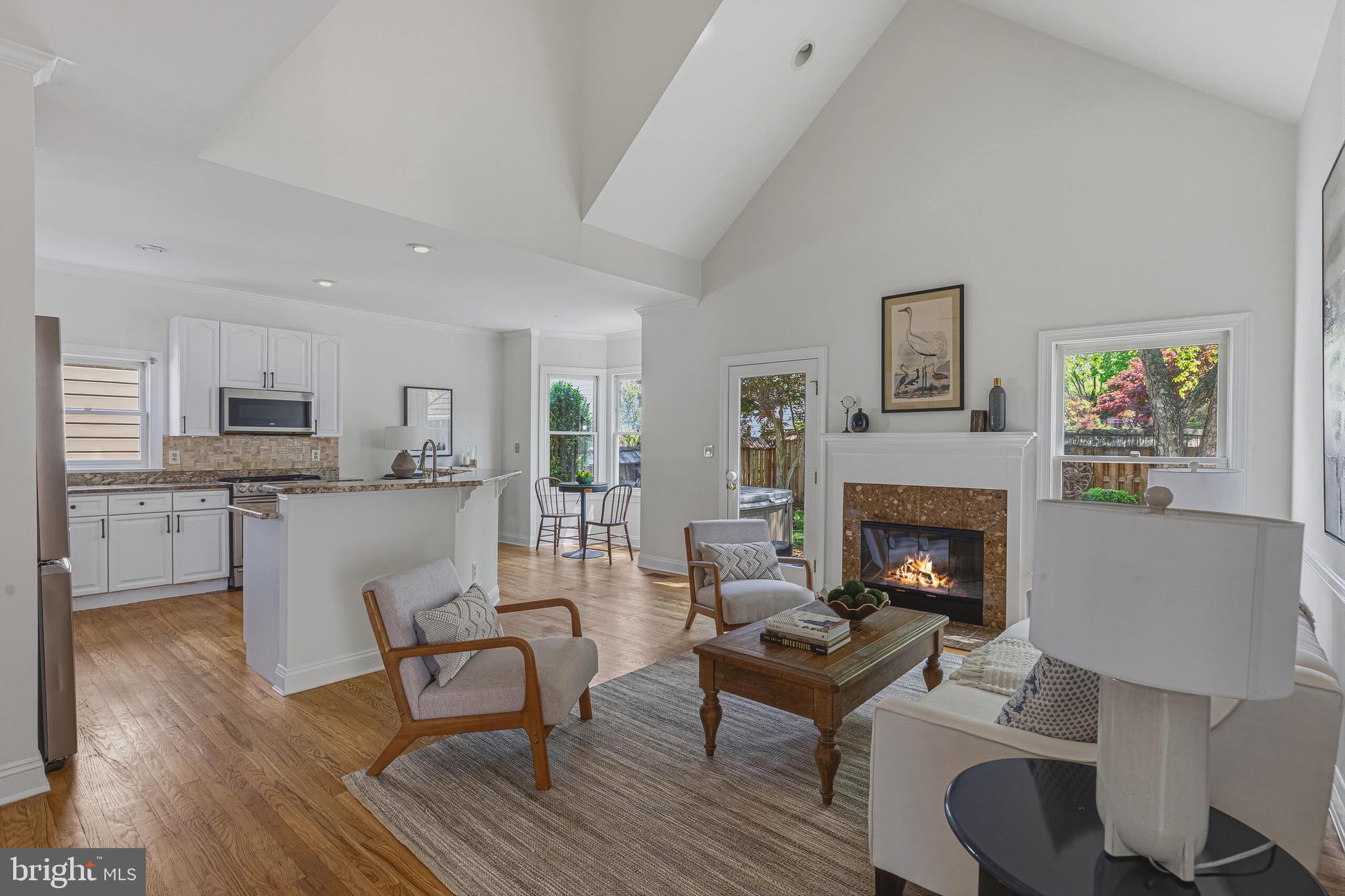 WARREN HILL - Residential