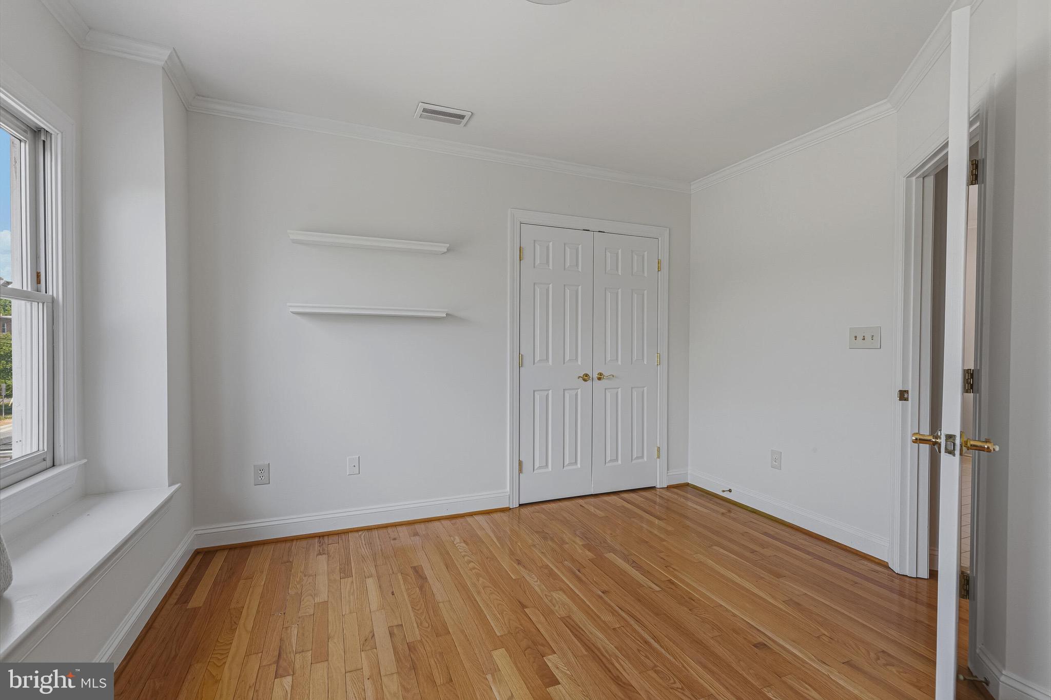 WARREN HILL - Residential