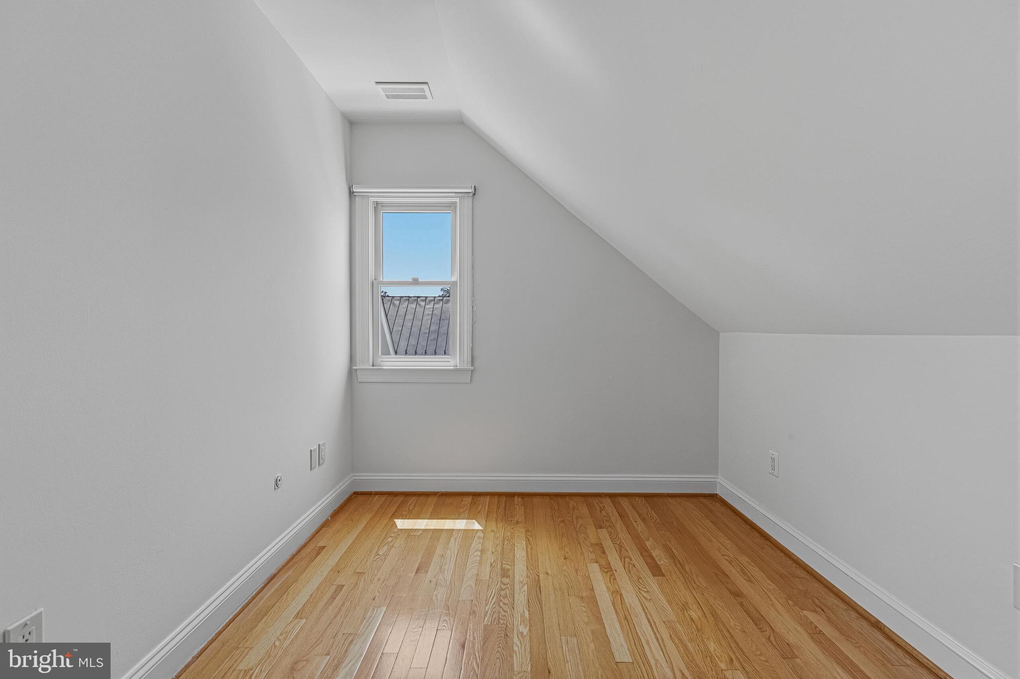 WARREN HILL - Residential