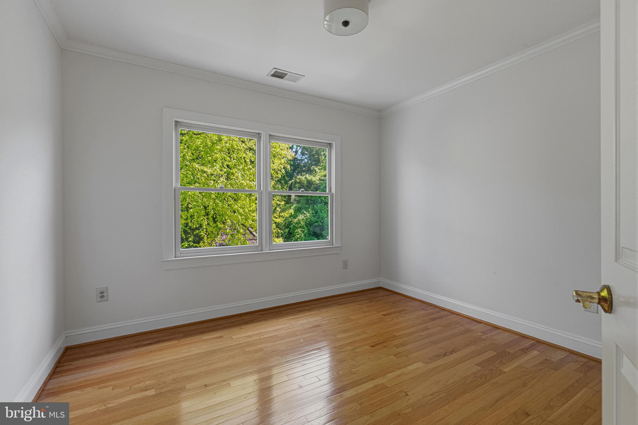 WARREN HILL - Residential