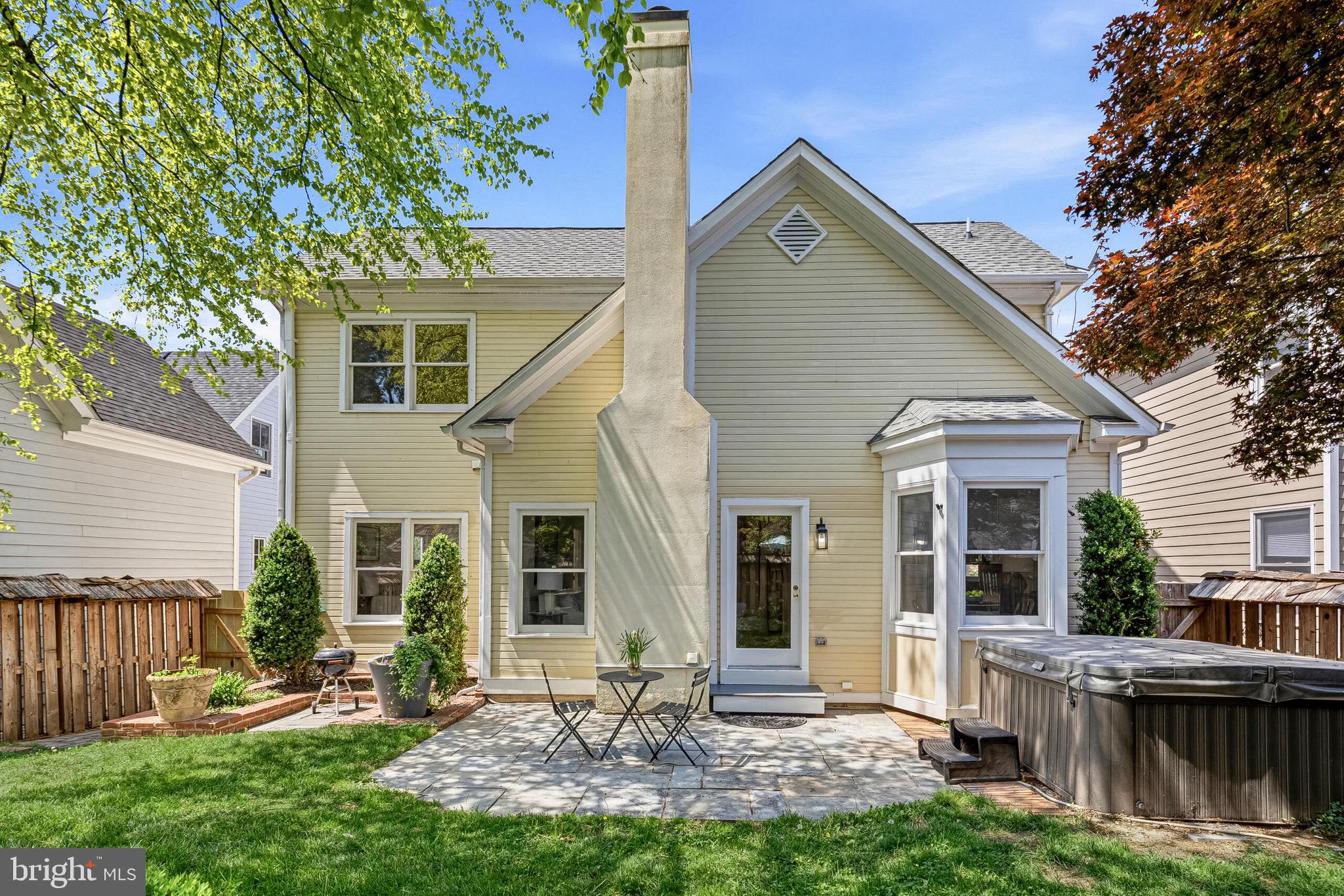 WARREN HILL - Residential