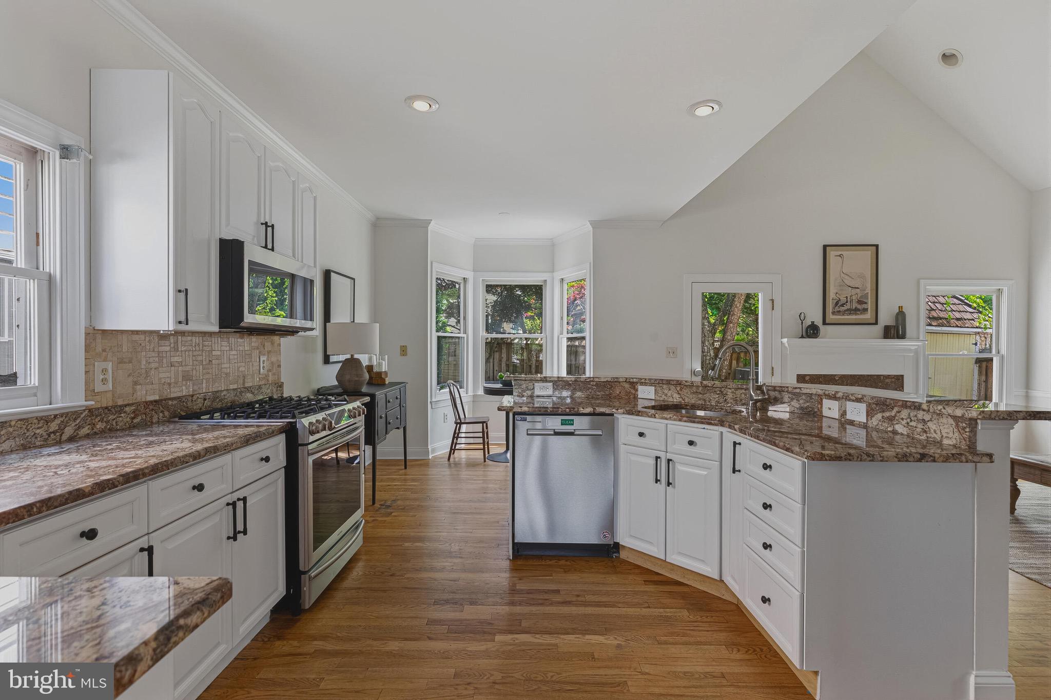 WARREN HILL - Residential