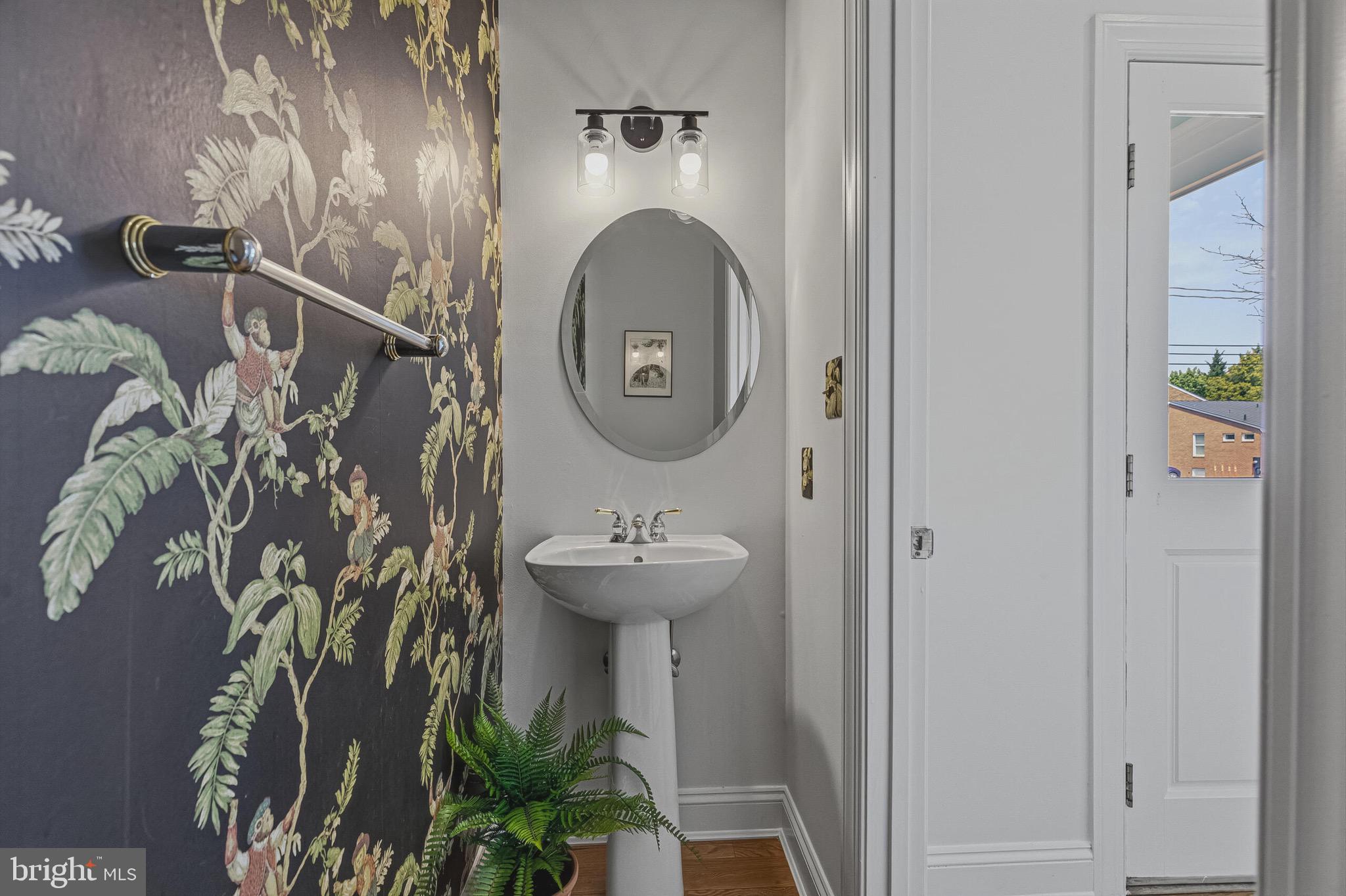 WARREN HILL - Residential