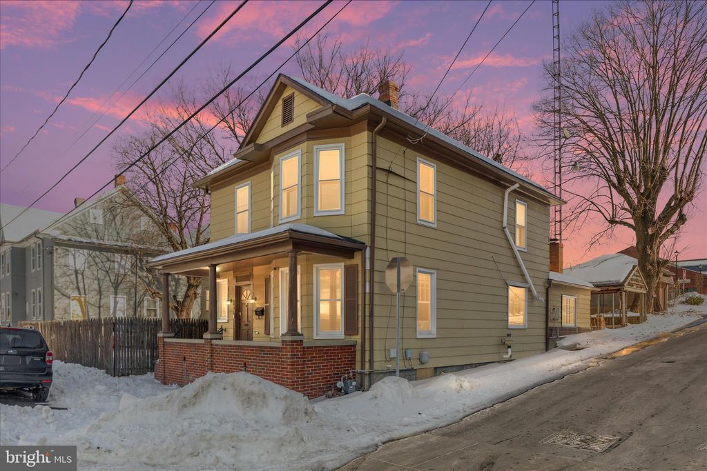 Photo of 208 Porter Avenue, MARTINSBURG, WV 25401 (MLS # WVBE2045622)