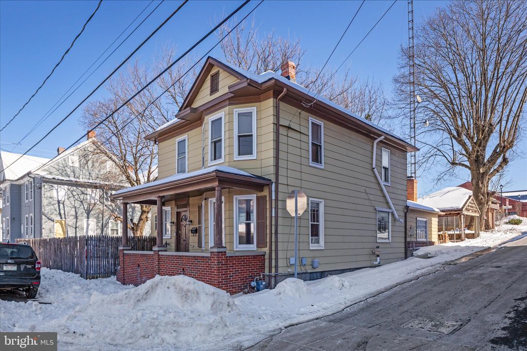 Photo of 208 Porter Avenue, MARTINSBURG, WV 25401 (MLS # WVBE2045622)