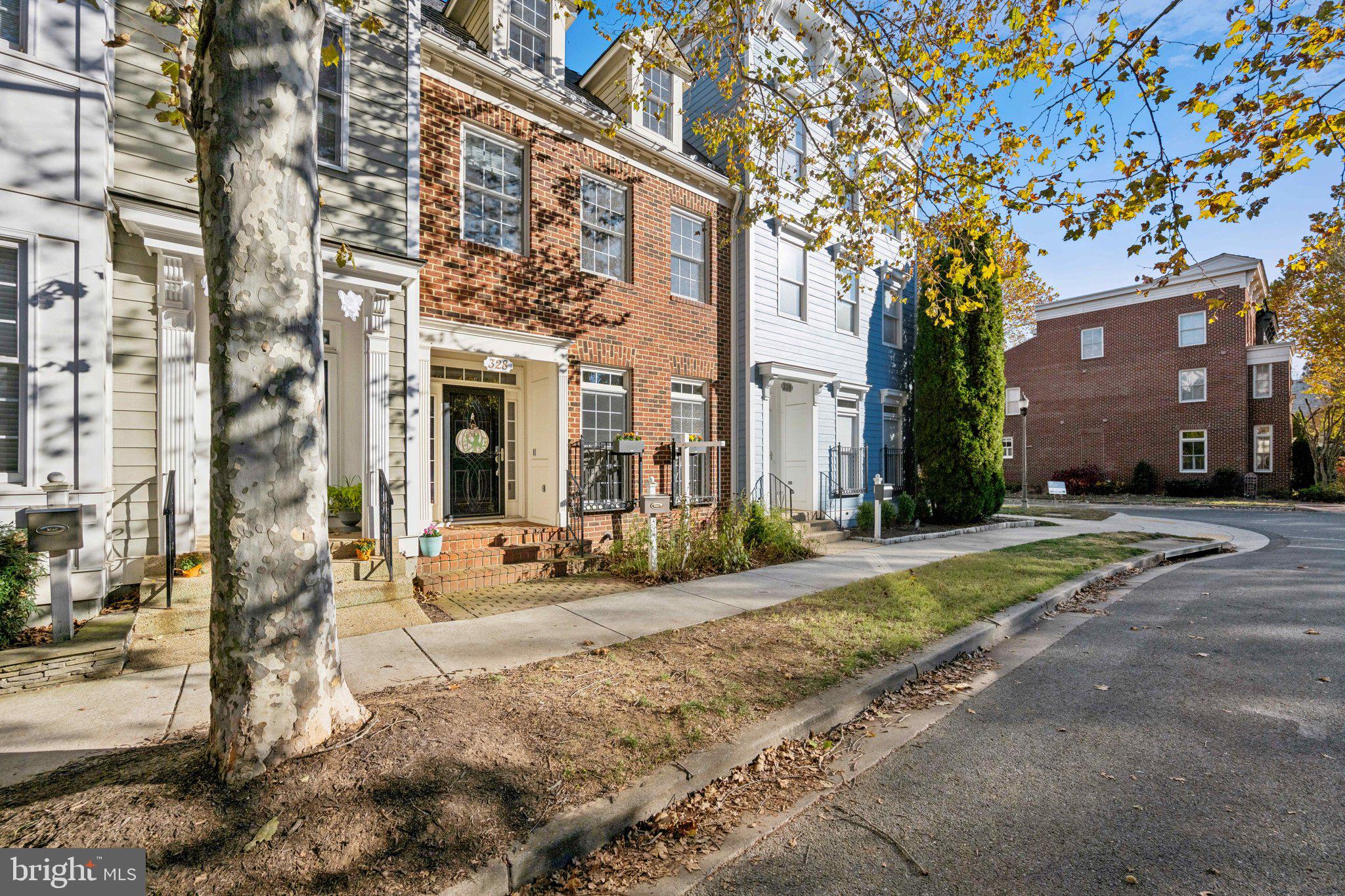 LAKELANDS - Residential