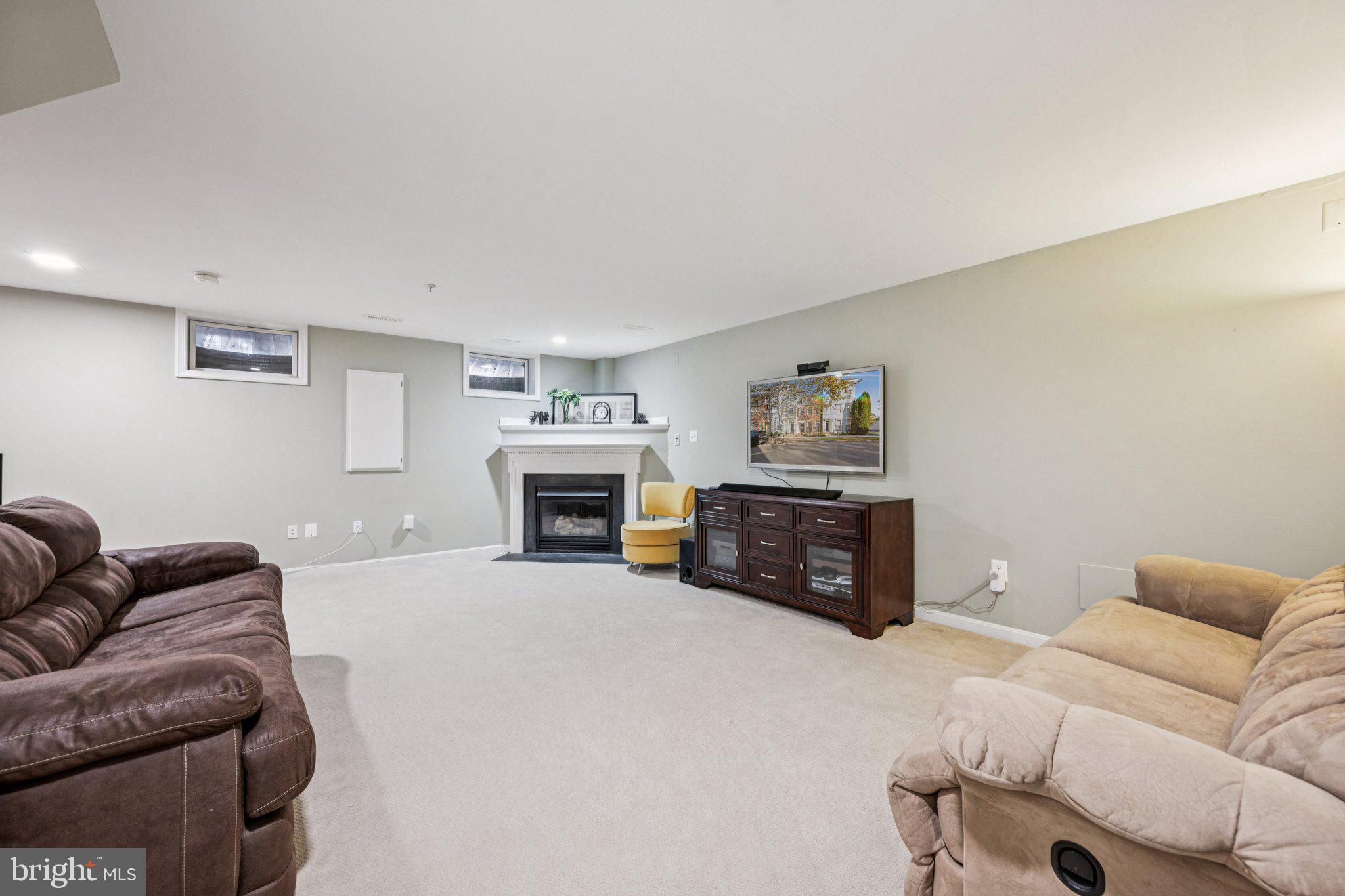 LAKELANDS - Residential