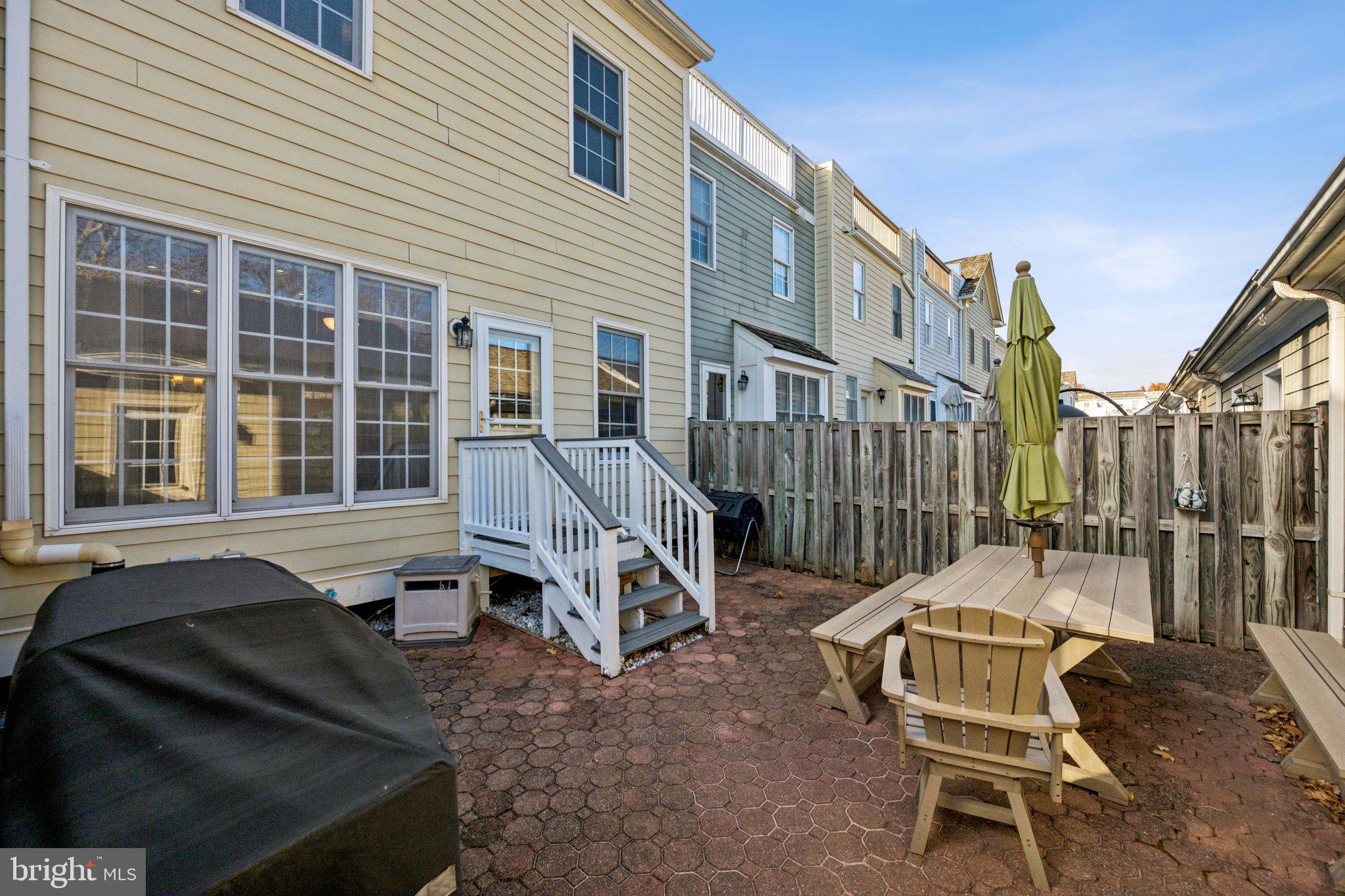 LAKELANDS - Residential