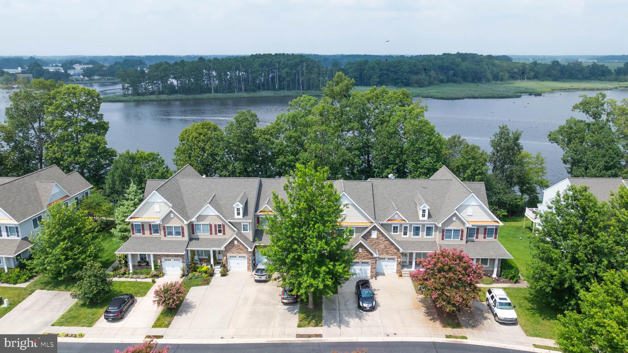 10040 IRON POINTE DRIVE