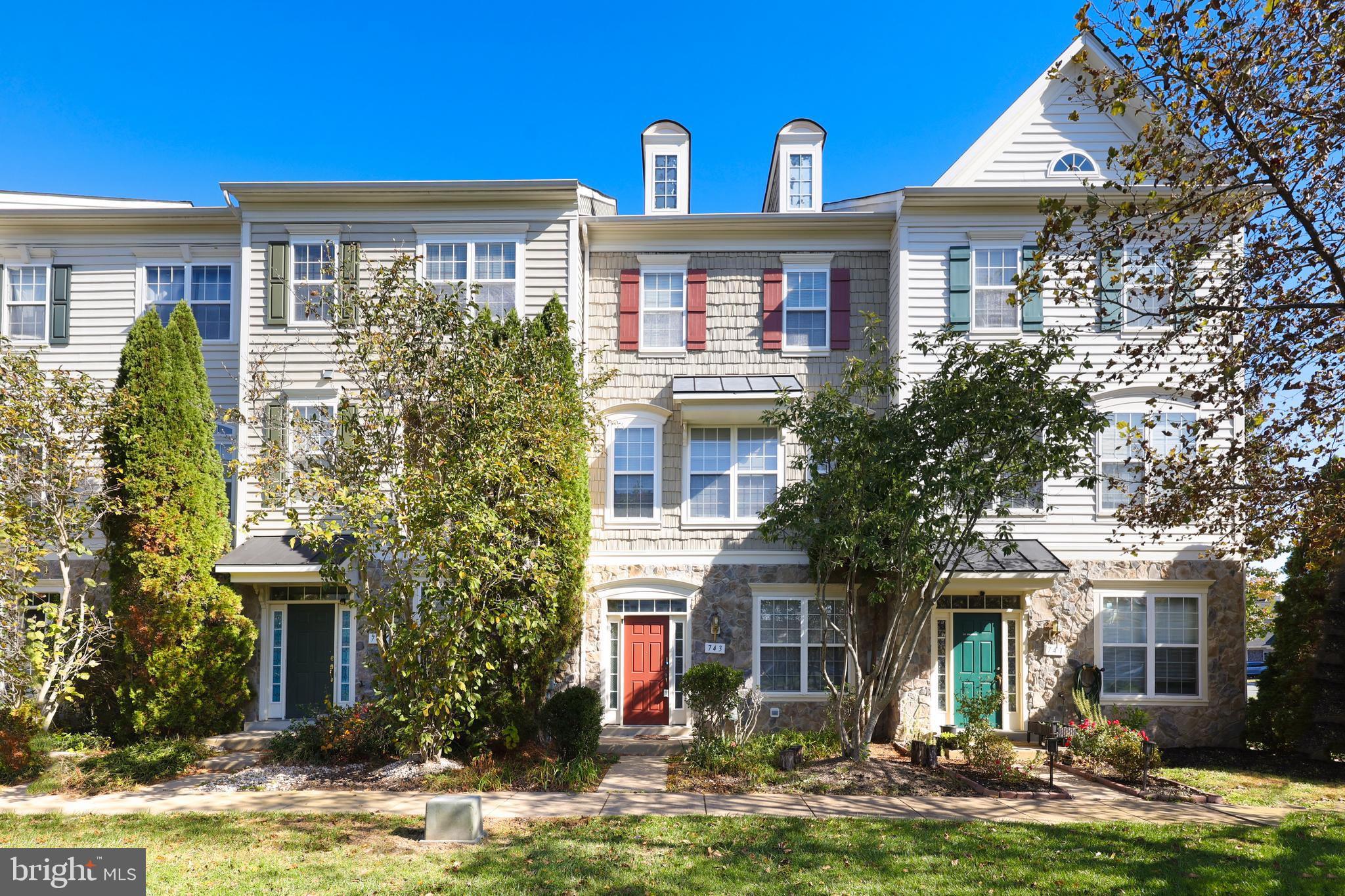 743 COLLINGTON COURT