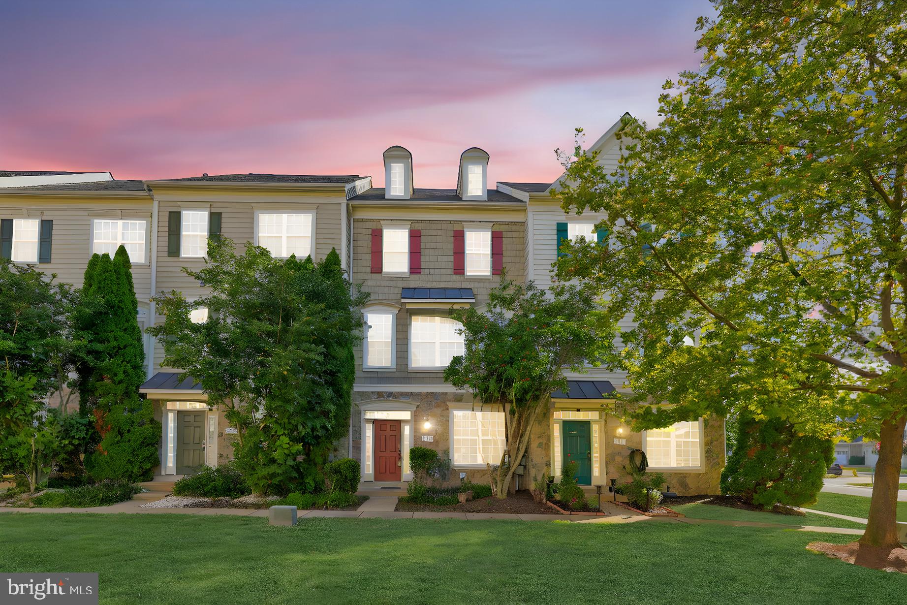 743 COLLINGTON COURT