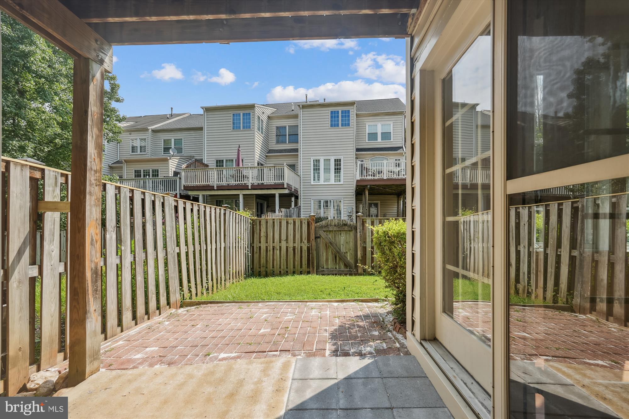 ROSE HILL FALLS - Residential