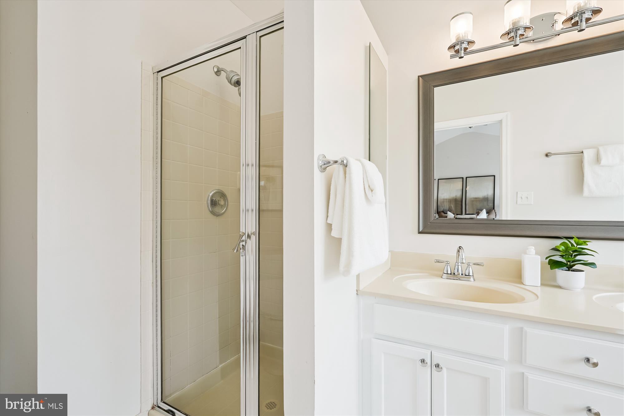 ROSE HILL FALLS - Residential