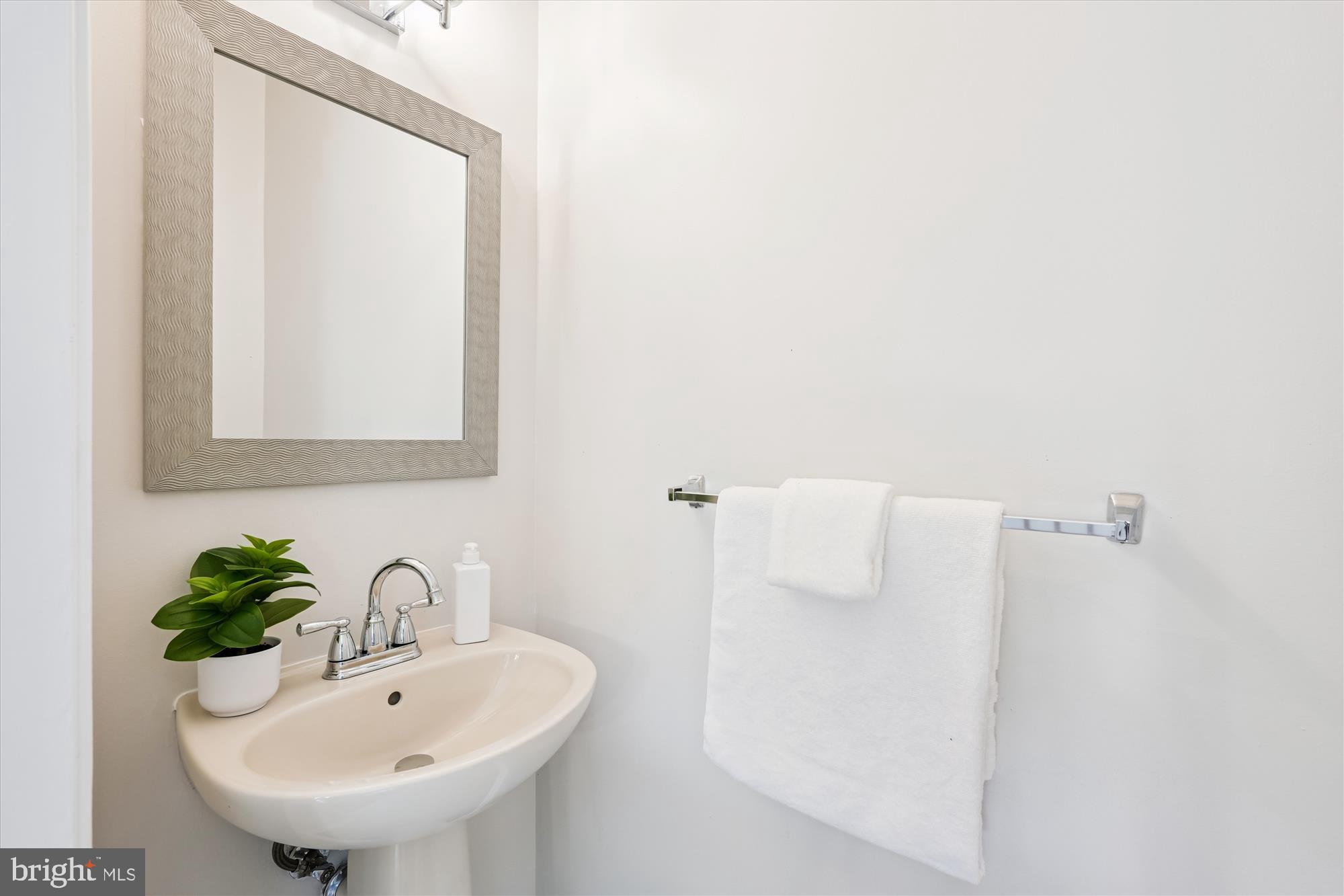 ROSE HILL FALLS - Residential