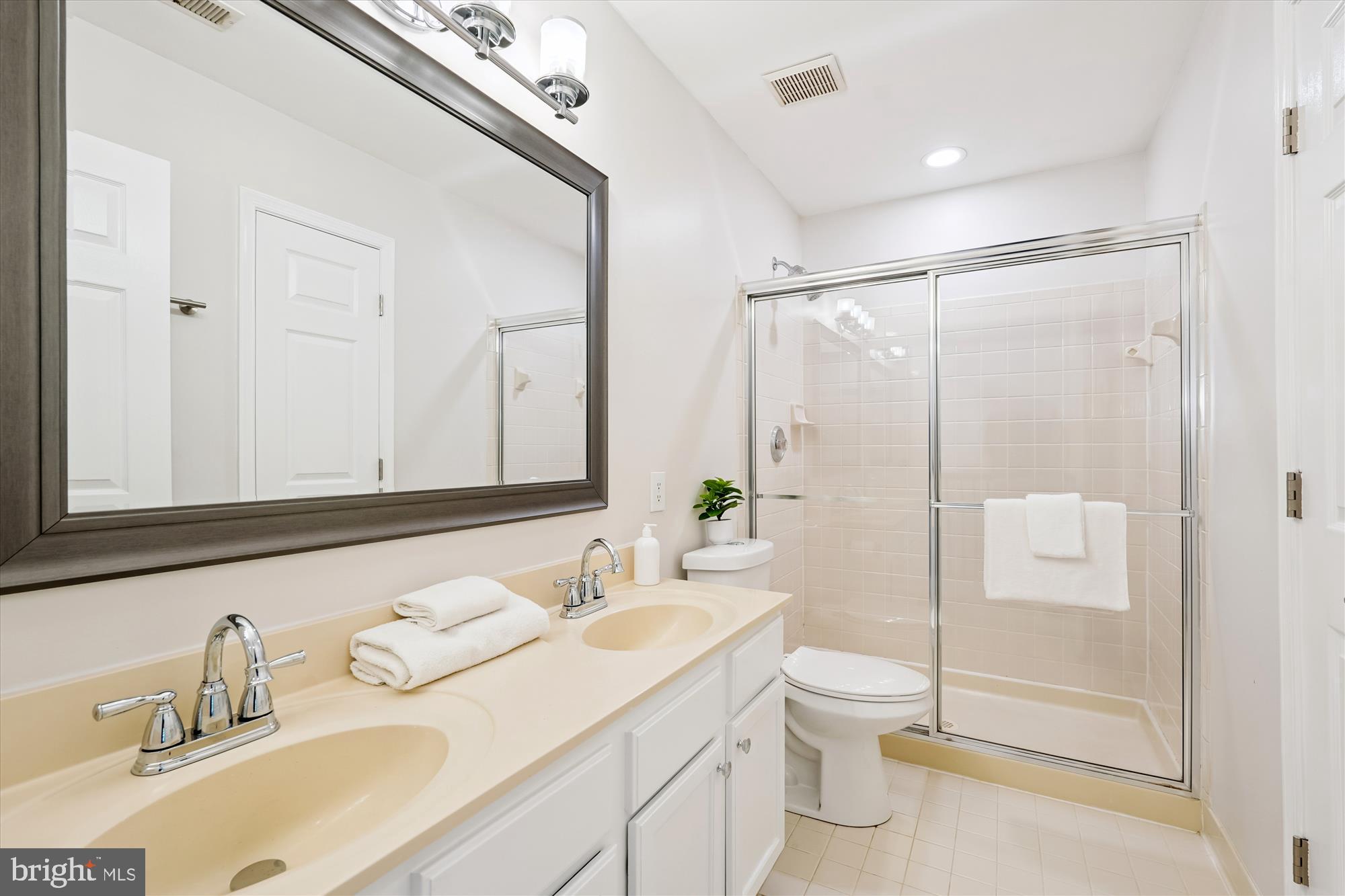 ROSE HILL FALLS - Residential