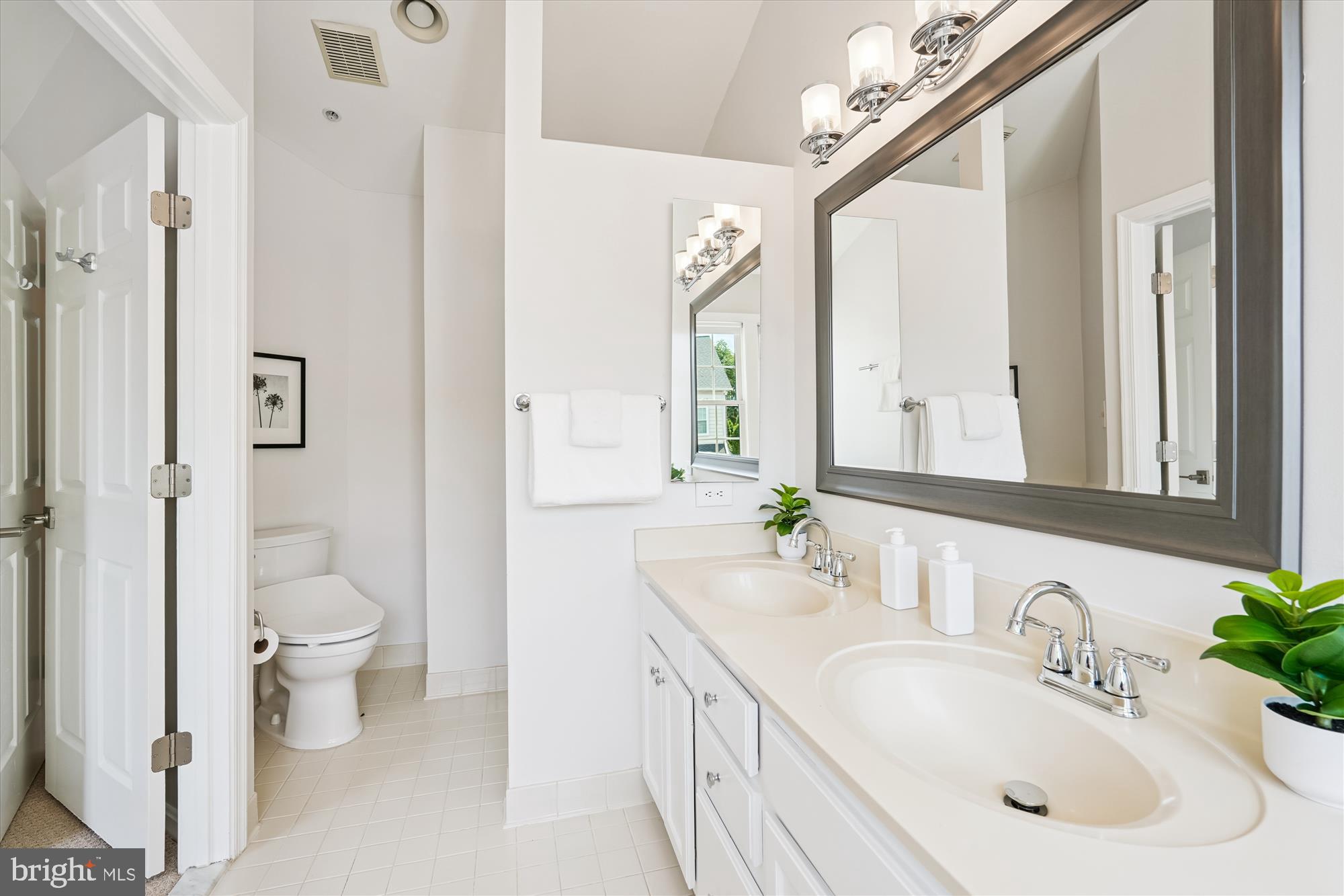 ROSE HILL FALLS - Residential