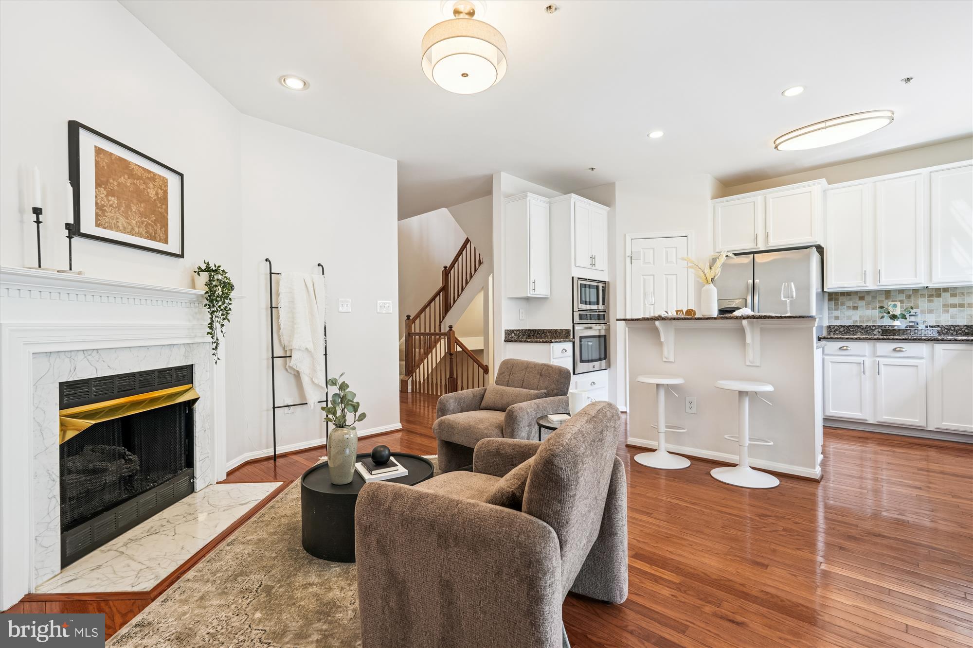 ROSE HILL FALLS - Residential