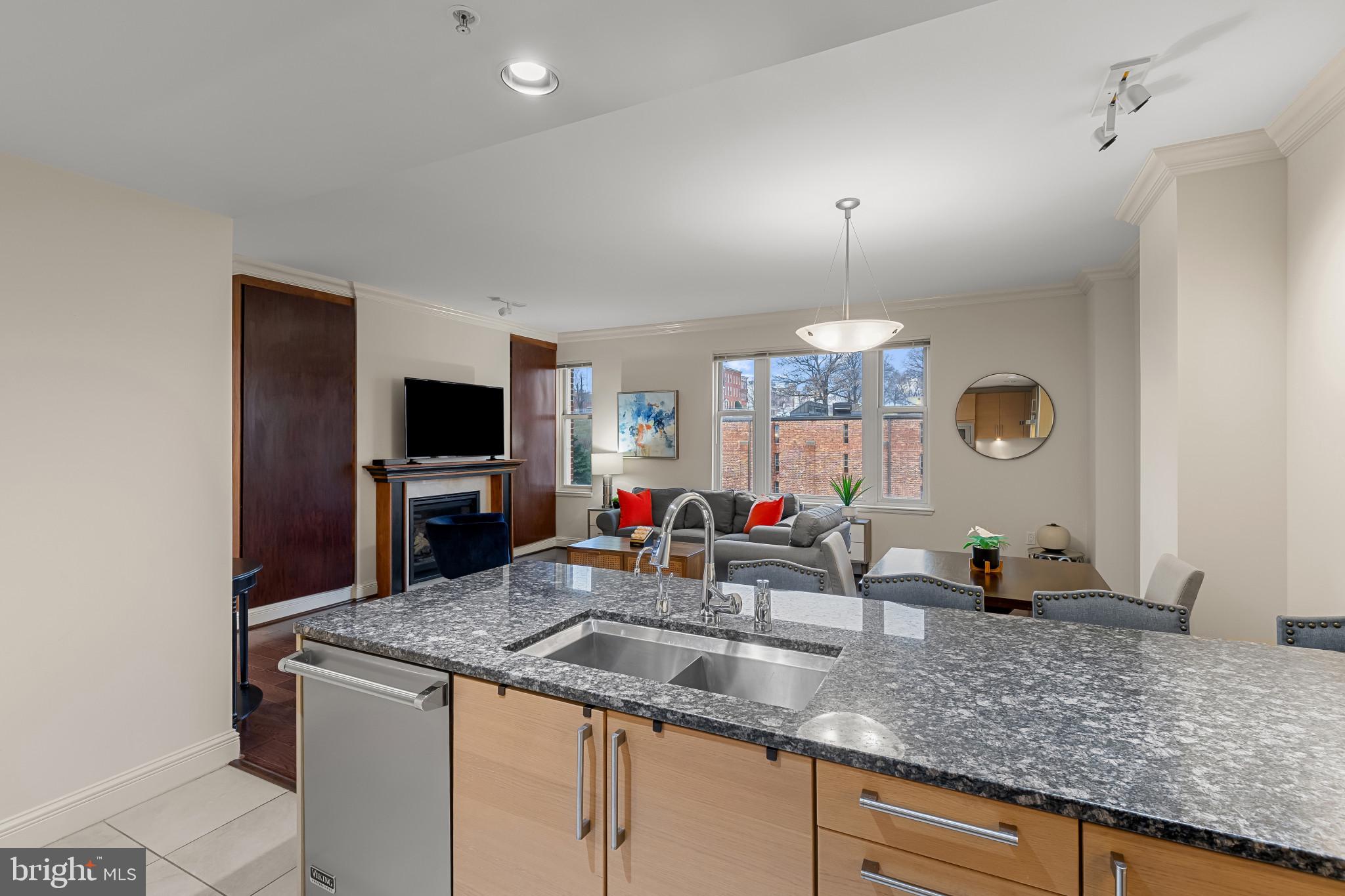 THE RITZ-CARLTON RESIDENCES - Residential Lease